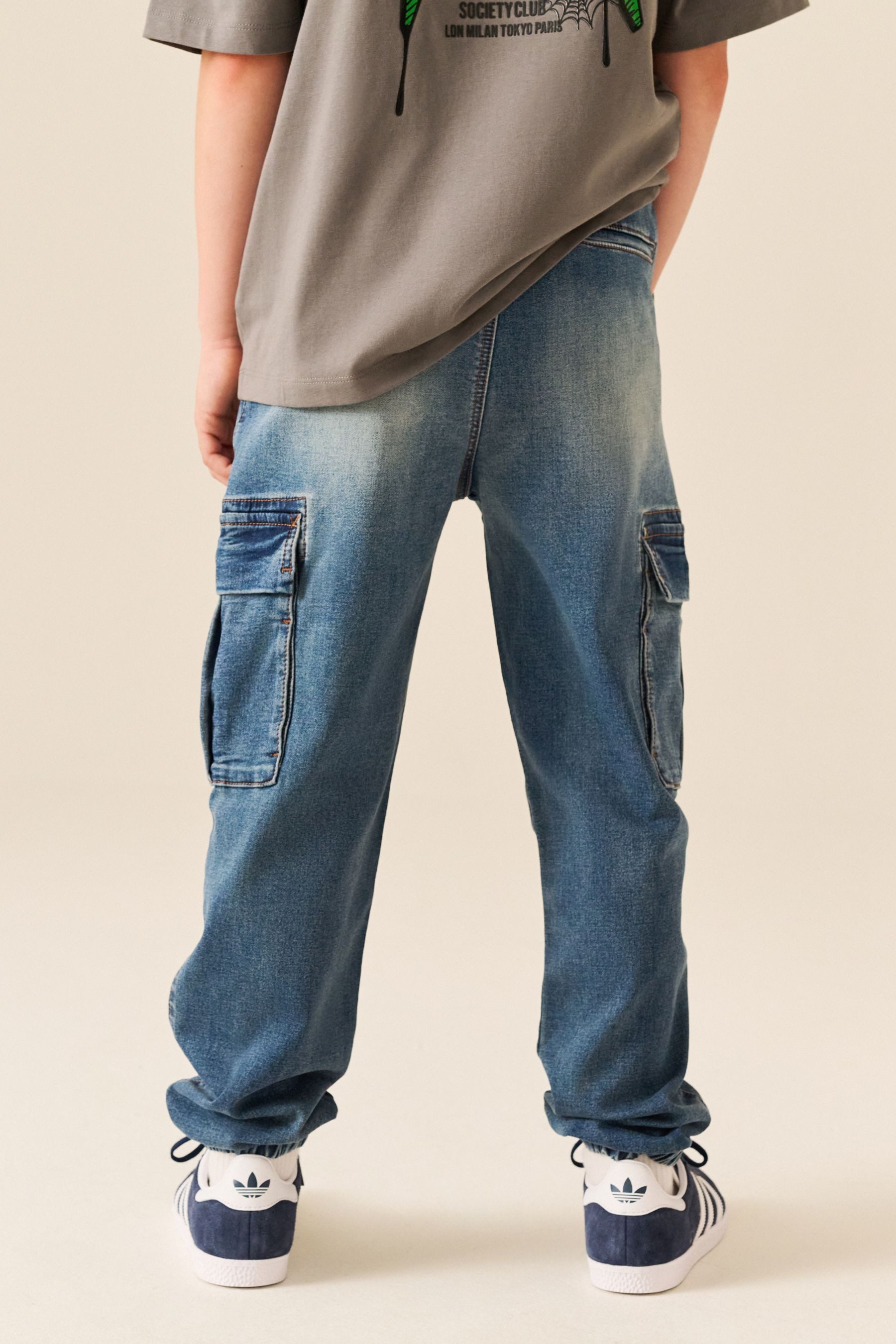 Next Loose-fit-Jeans Loose Fit Denim-Cargojeans mit Elastikbund (1-tlg) – Bild 5 von 5