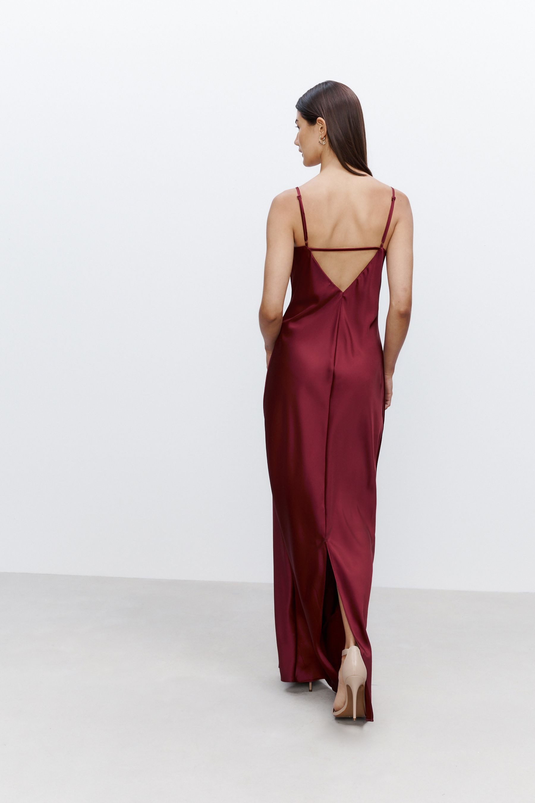Next Satinkleid Satin-Brautjungfernkleid mit Rückenausschnitt (1-tlg) günstig online kaufen