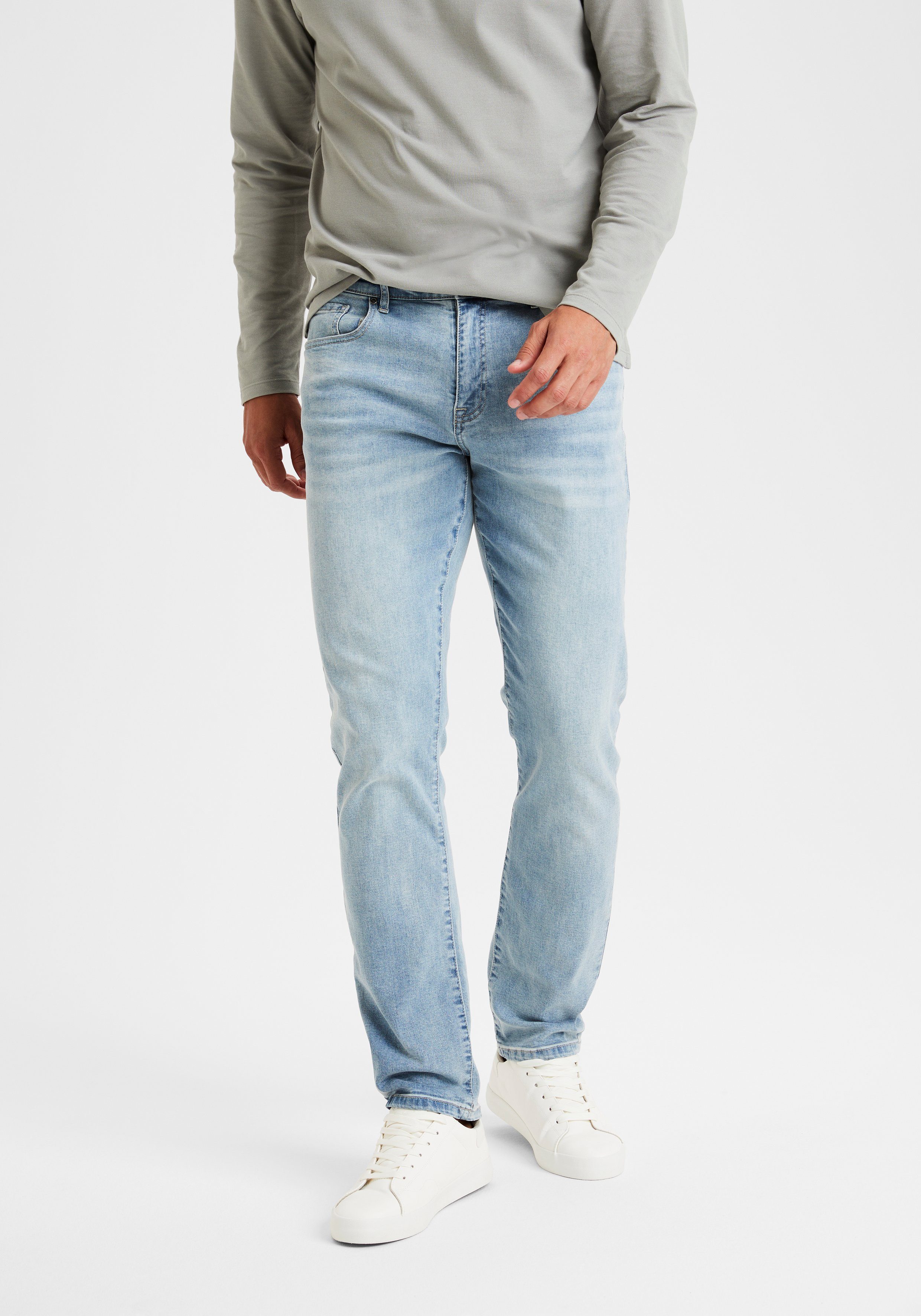 Buffalo 5-Pocket-Jeans Straight-fit Jeans aus Denim-Qualität elastischer light-blue-denim