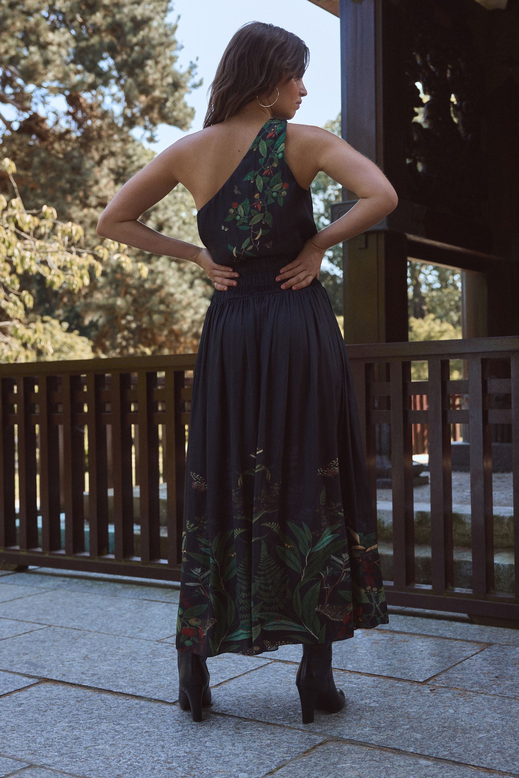 Next One-Shoulder-Kleid Kew Collection einschulteriges Satinkleid günstig online kaufen