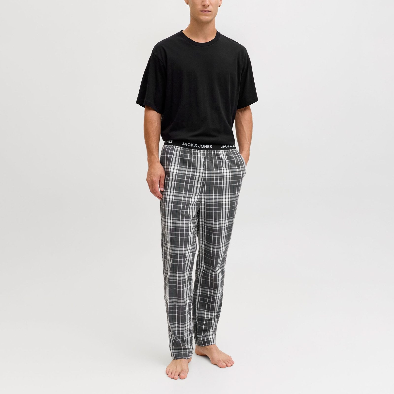 Jack & Jones Loungeanzug Loungewear Set JACLUCA SS Tee & Woven Pants (2 tlg) mit zwei seitlichen Einschubtaschen