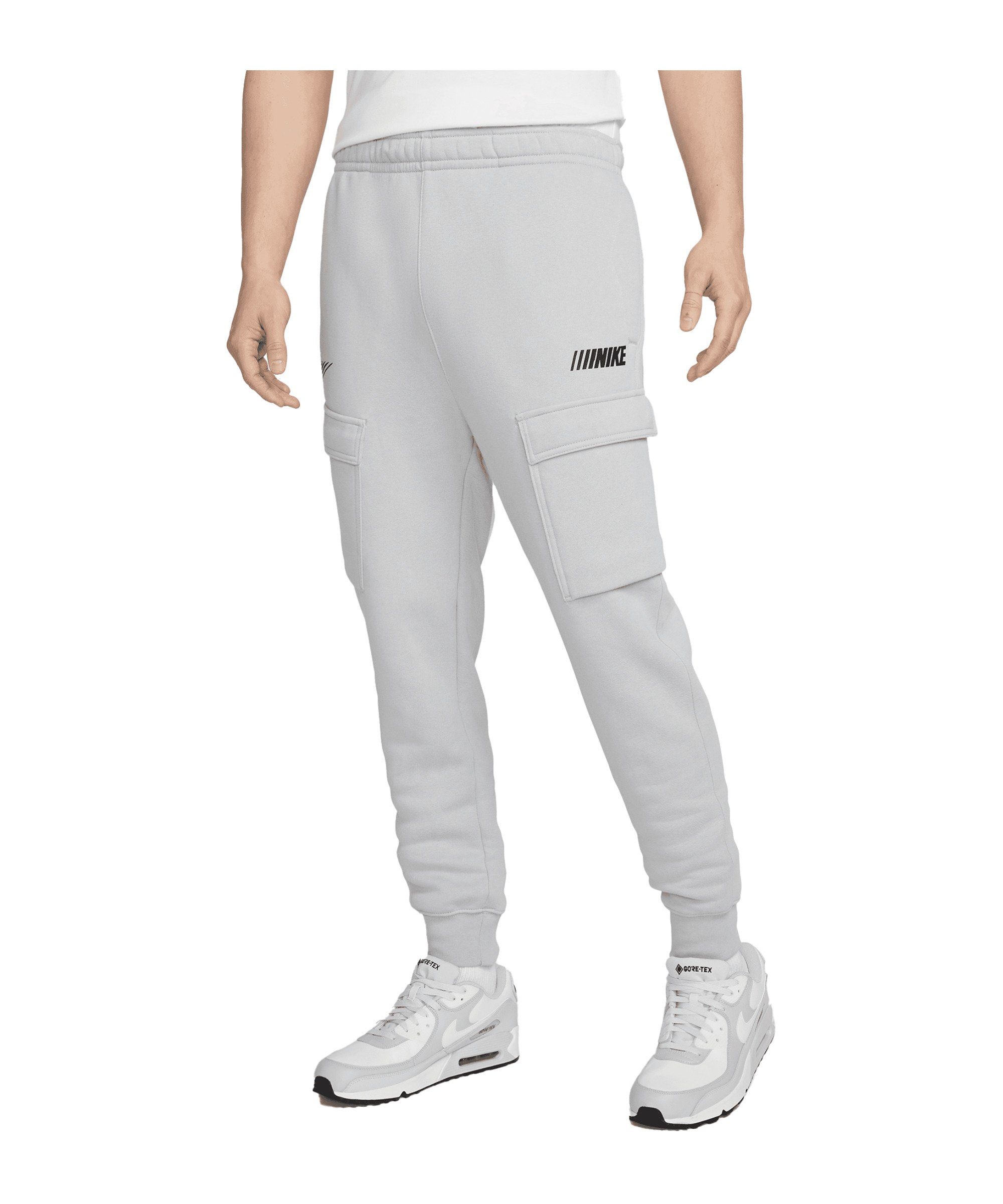 Nike Sportswear Jogginghose Standart Issue Fleece Cargo Hose grau