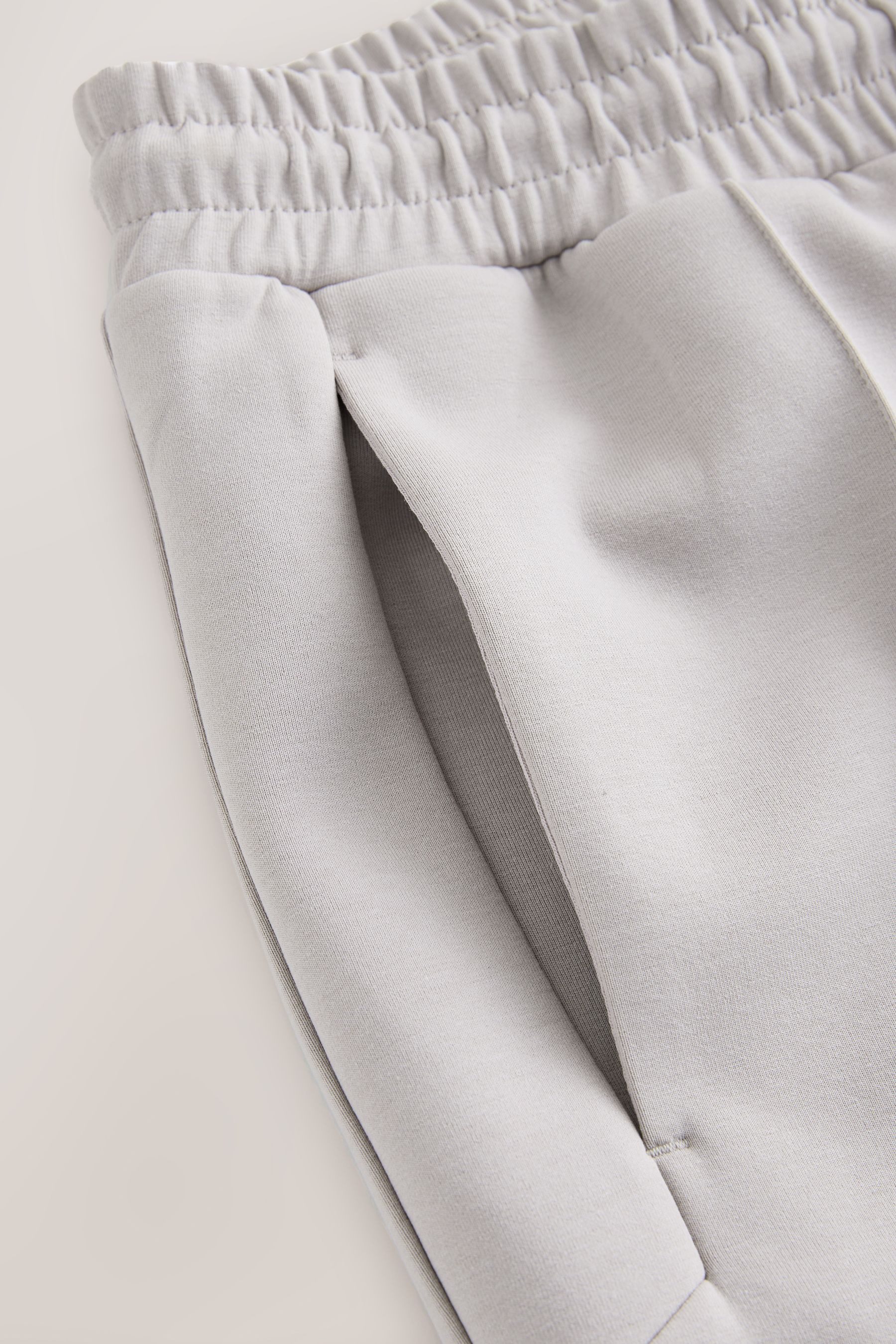 Next Jogginghose Slim Fit Scuba-Jogginghose mit offenem Saum (1-tlg) günstig online kaufen