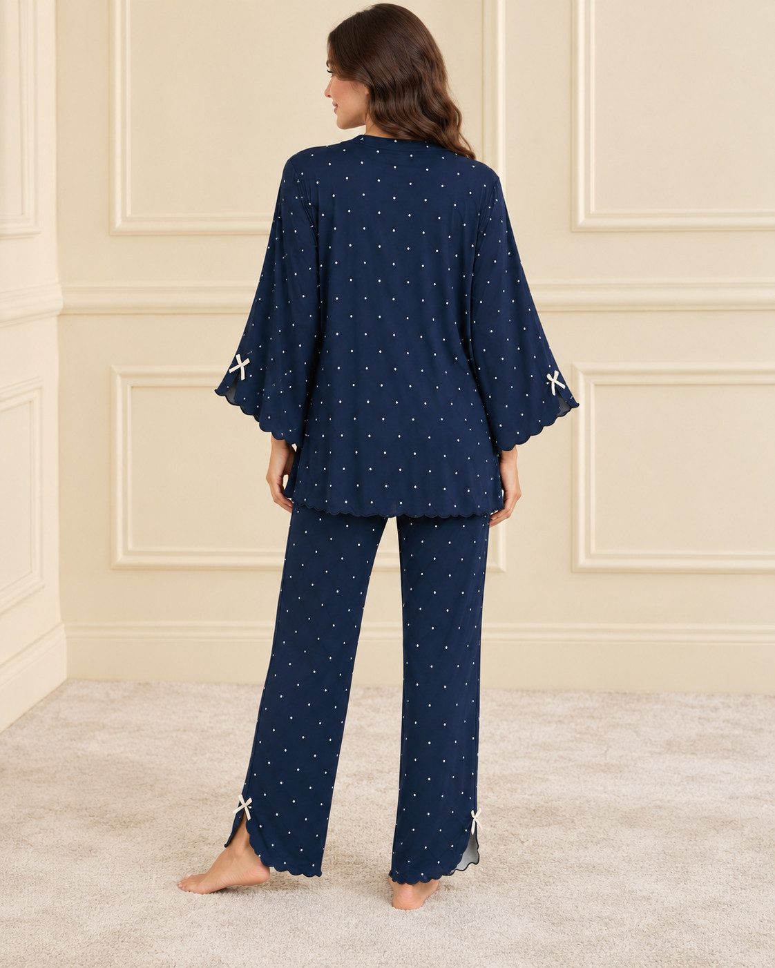 fashionshowcase Pyjama Damen 3-teiliges Set - Hausanzug mit Top, Hose & Morgenmantel (Nachtwäsche-Set, 3 tlg) Dreiteiliges Damen Set mit Muster und Details – Bild 4 von 5