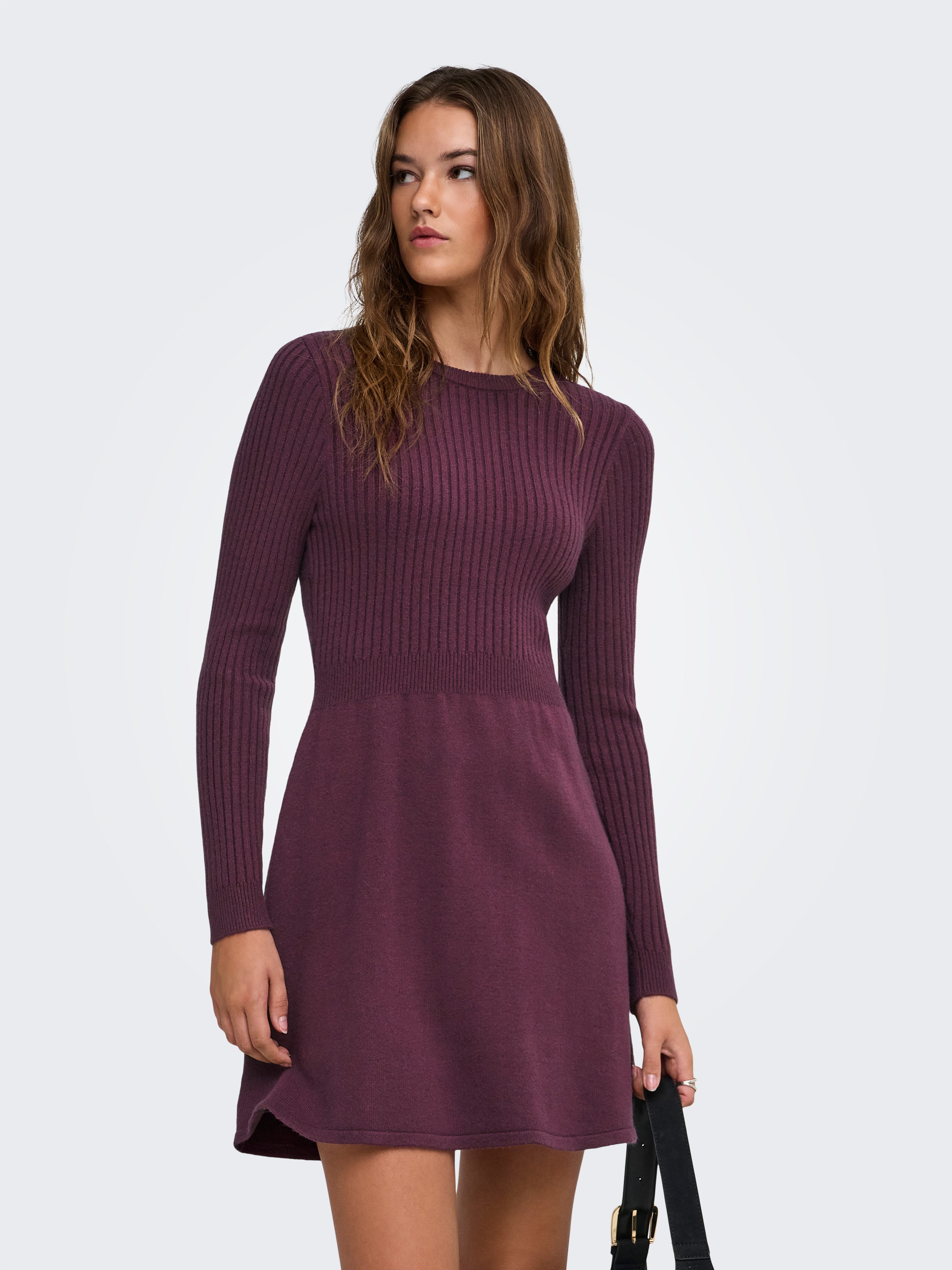 ONLY Strickkleid ONLFIA LS FIT FLARE ONEC DRESS CS KNT Viskosemischung, normal geschnitten