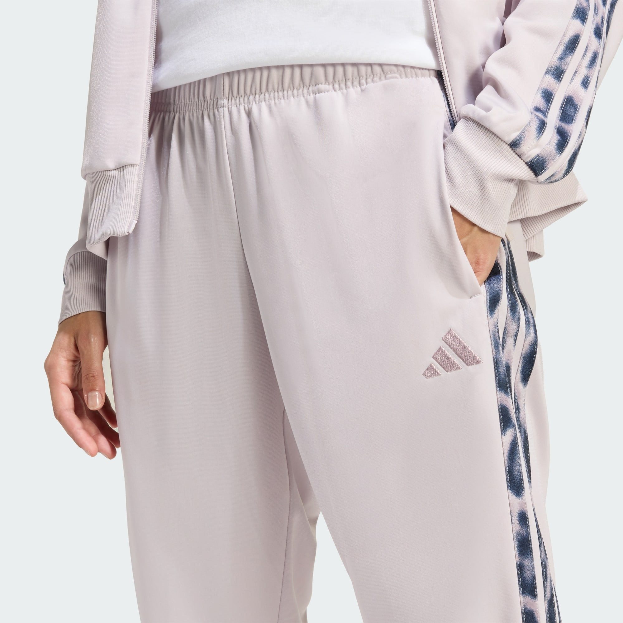 adidas Sportswear Trainingsanzug TRAININGSANZUG 3-STRIPES LEOPARD PRINT (1-tlg) – Bild 5 von 5