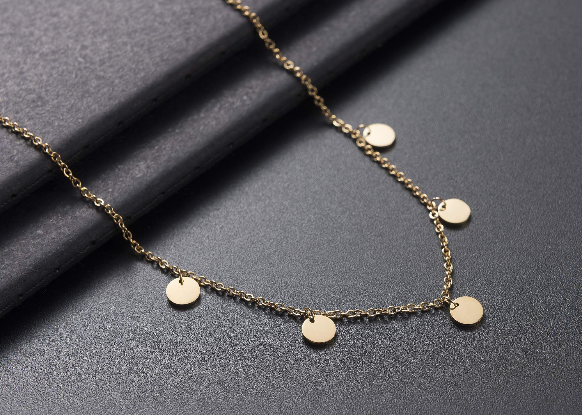Kim Johanson Kette mit Anhänger Coins (1-tlg), mit 5 Edelstahl-Plättchen, verstellbar & modern – Bild 4 von 5