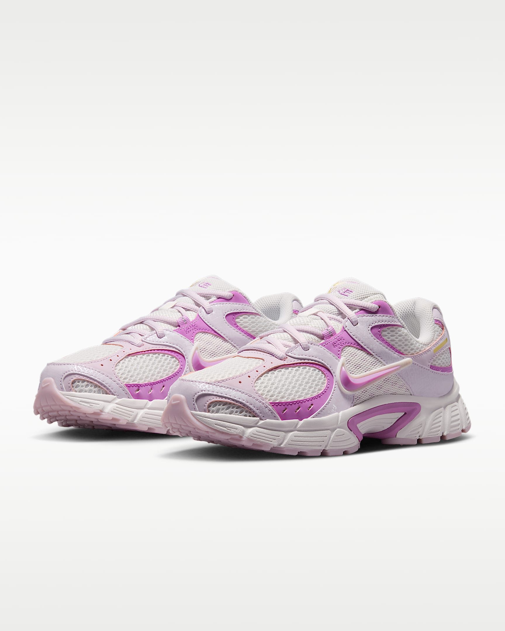 Nike Sportswear W V5 RNR DF Sneaker inspiriert vom Design des Y2K Nike Vomero 5