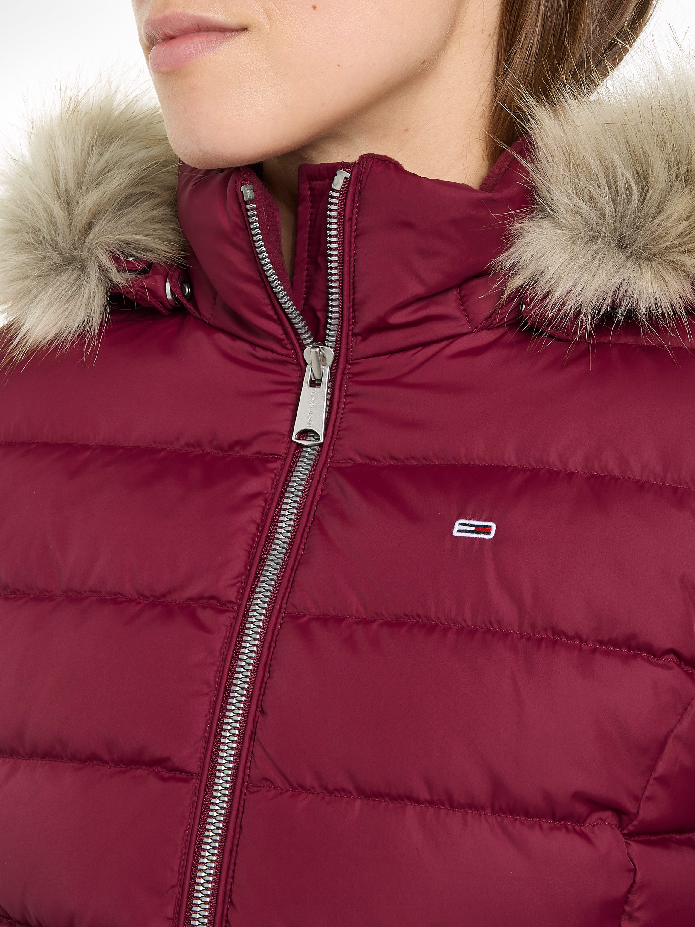 Tommy Jeans Steppjacke TJW BASIC HOODED DOWN JACKET EXT mit Logostickerei