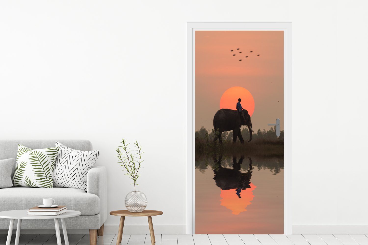 MuchoWow Türtapete in Sonnenuntergang einem Tür, St), Fototapete in Elefant 75x205 Matt, Türaufkleber, bei Reisfeld cm Ein bedruckt, (1 für Thailand