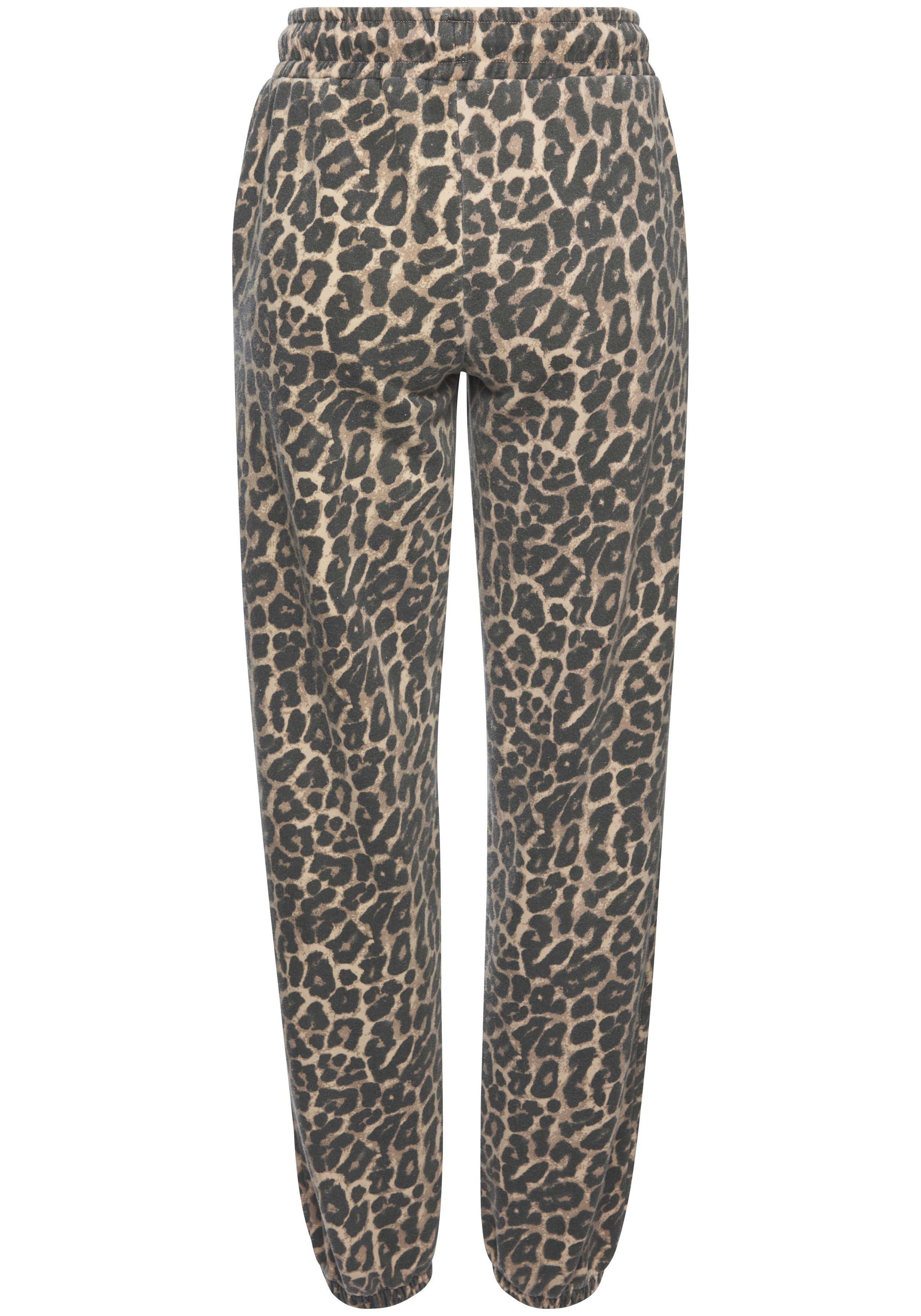 Buffalo Sweathose - Loungehose Allover Leo Print, Home- und Loungwear – Bild 4 von 5