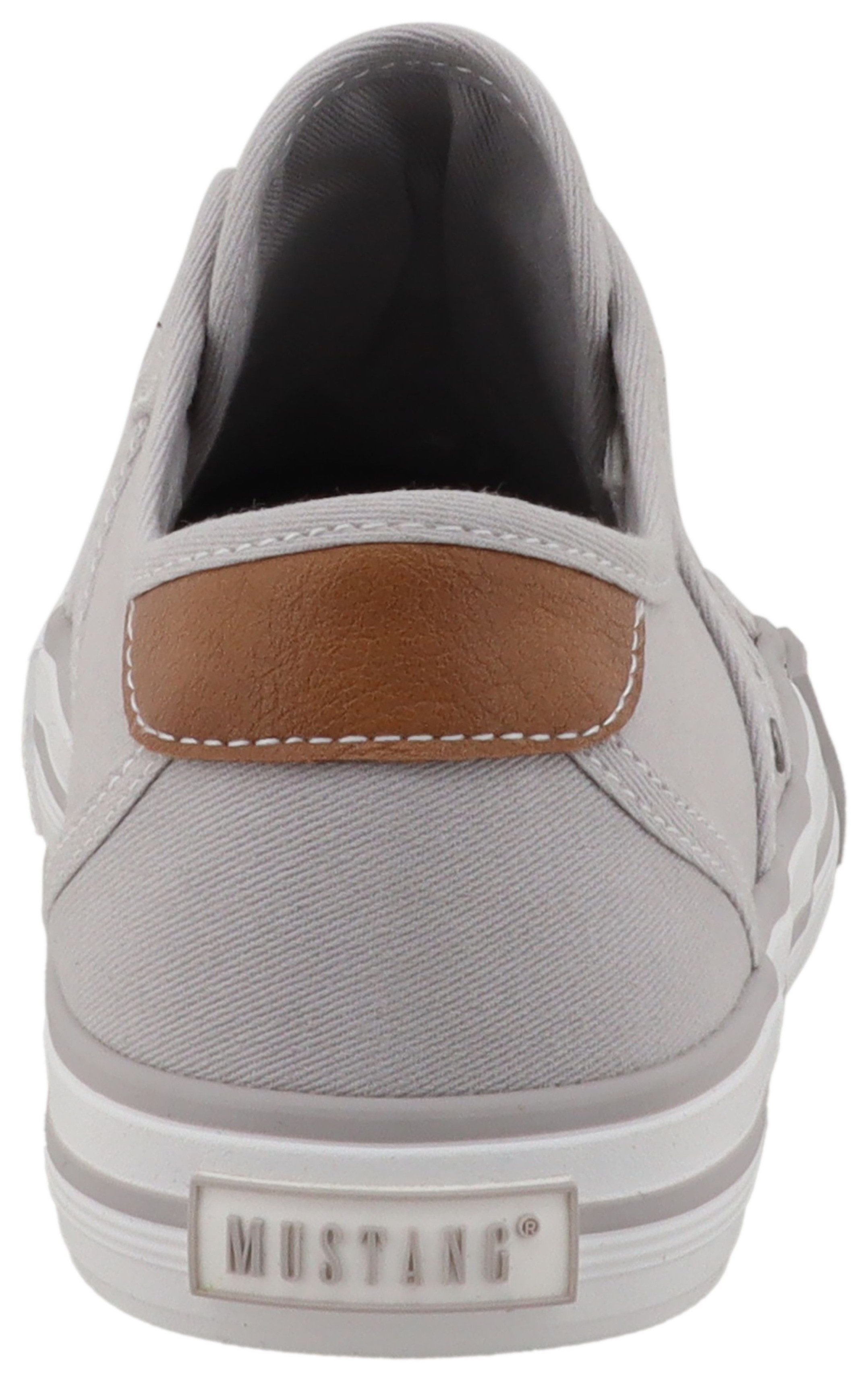Mustang Shoes Winona Slip-On Sneaker Slipper, Halbschuh mit modischen Kontrastnähten