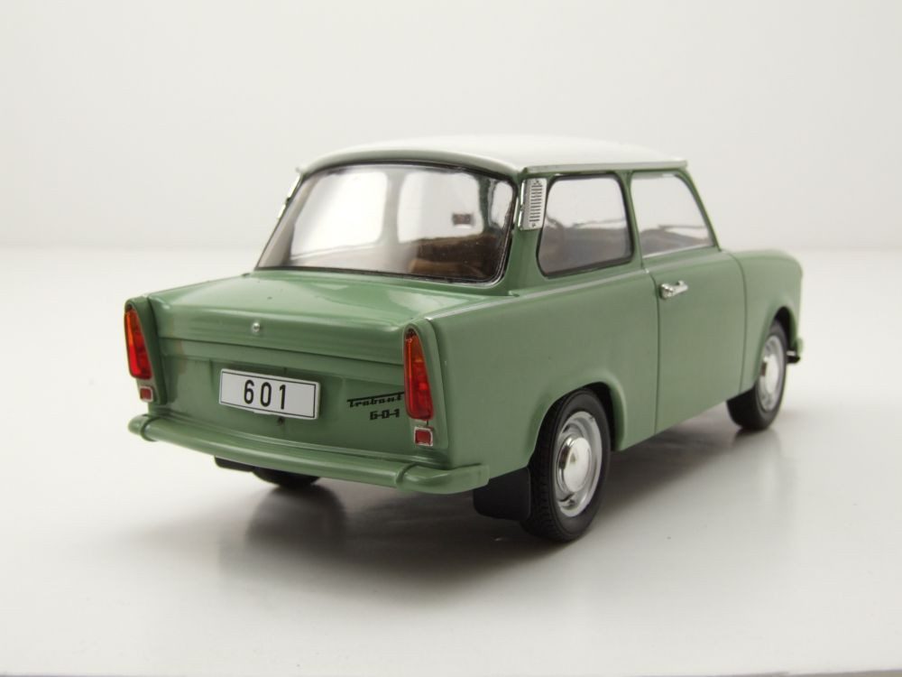 Whitebox Modellauto Trabant 601 Trabbi 1965 hellgrün weiß, Maßstab 1:24