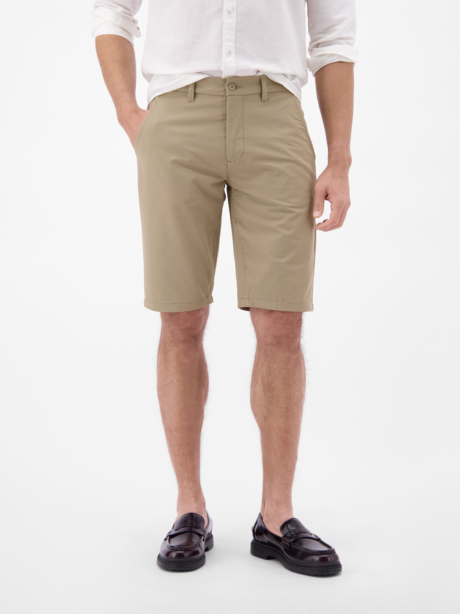 Chinoshorts Sportliche Chino-Shorts aus flexiblem Nylon-Mix