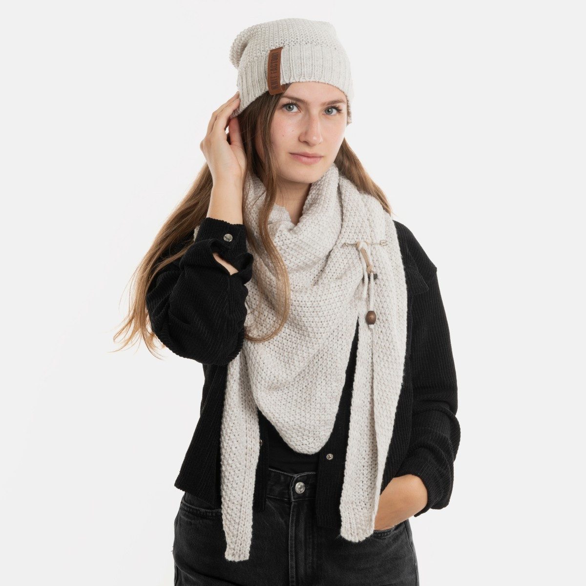 Knit Factory Strickmütze Coco Mützen One Size Glatt Beige (1-St) Mütze Strickmütze Kopfbedeckung Hut Wollmütze