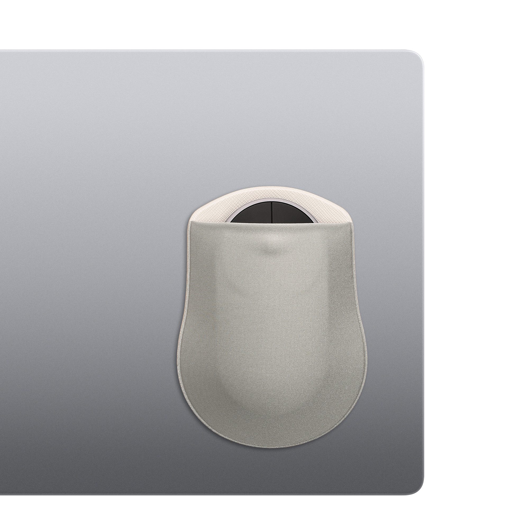 kwmobile Mausfüße Stick-on Halterung für Apple Magic Mouse / Logitech Pebble / Samsung (1-St), Mouse Aufbewahrung für Laptop Tablet - Pouch für kabellose Maus