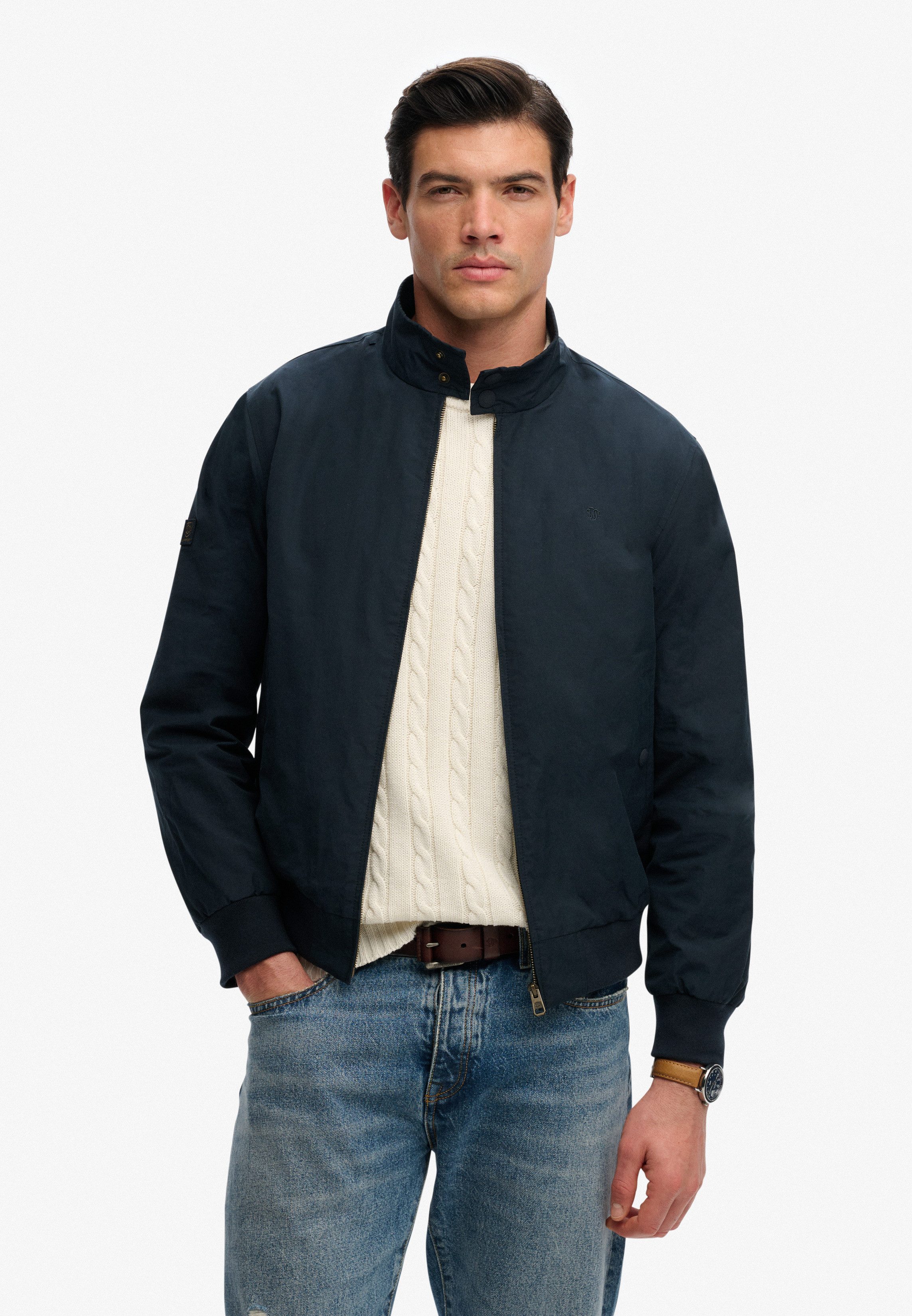 Superdry Parka CLASSIC HARRINGTON JACKET Relaxed Fit, mit hochschließendem Kragen, aus Polyester und Baumwolle