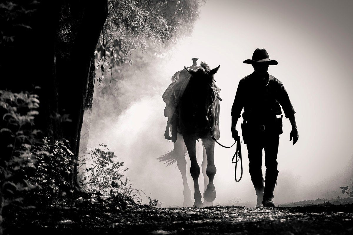 Papermoon Fototapete WILDE WESTEN-PFERD TIERE PFERDE SCHWARZ WEIß WANDTAPETE