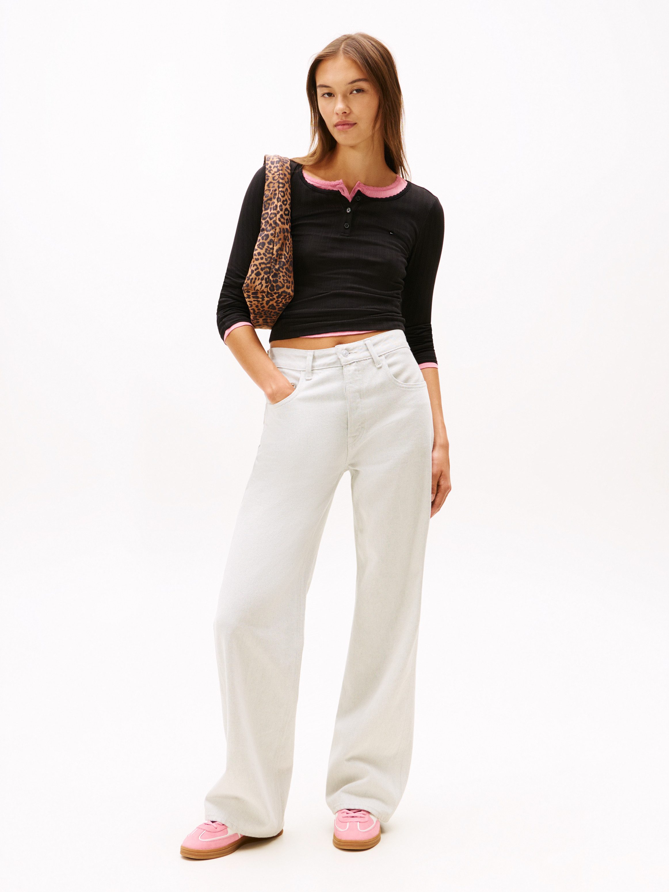 Tommy Jeans Langarmshirt TJW SLIM SH IRREGULAR RIB LS in gerippter Struktur