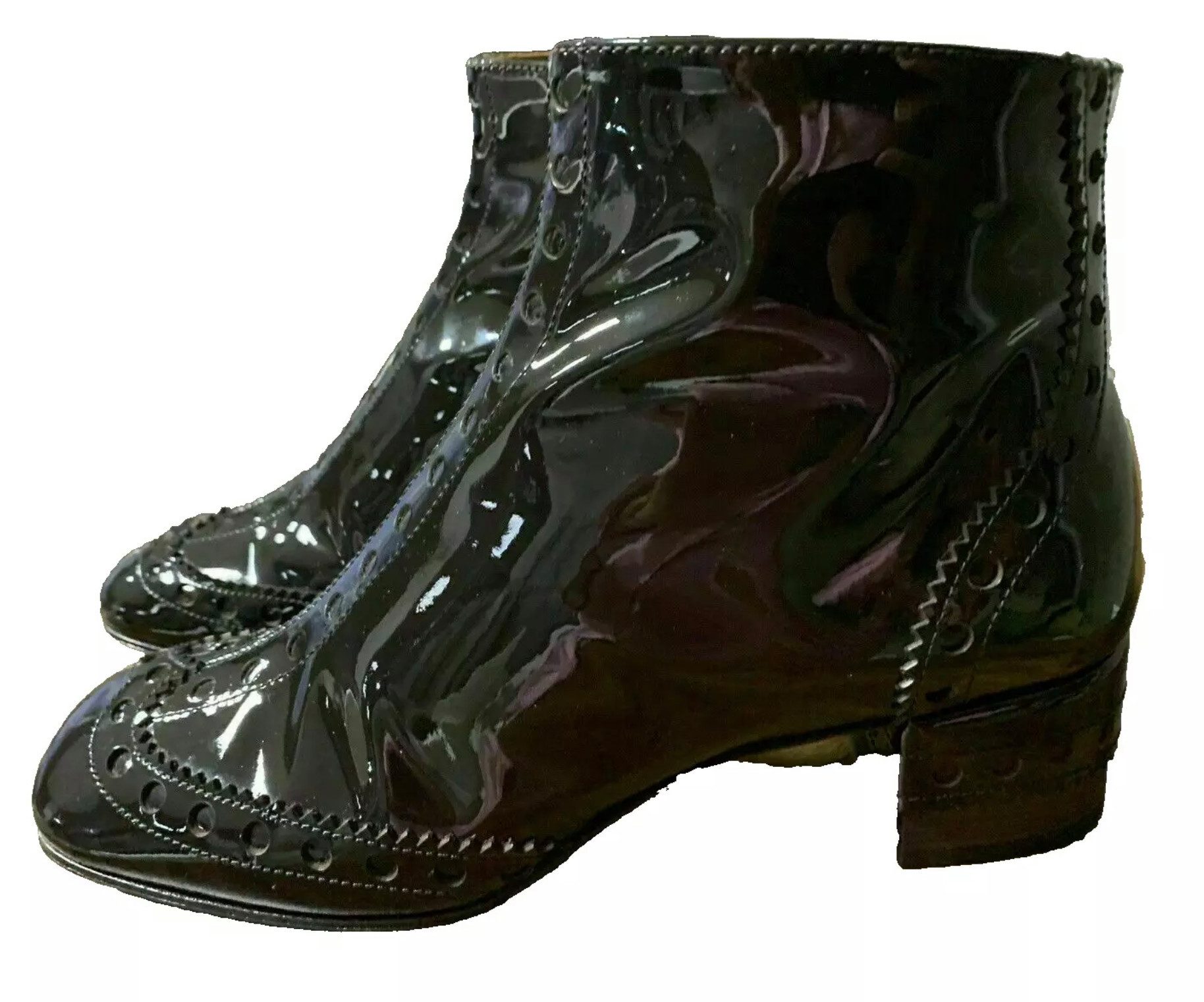 Chloé Perry Stiefeletten Boots aus Lackleder mit Brogue-Details Ankleboots Hergestellt in Italien mit höchster Präzision und Liebe