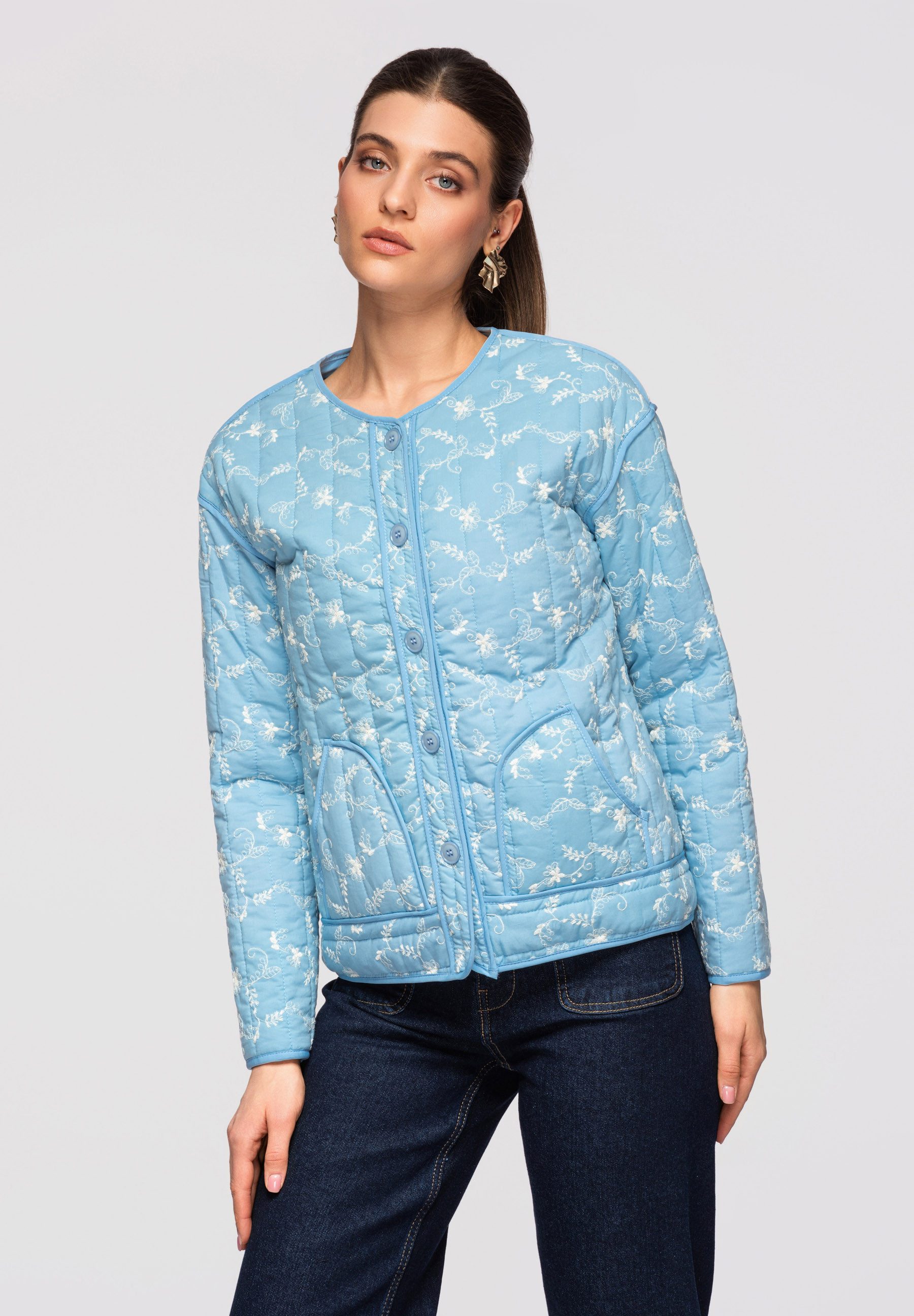 Steppjacke Gesteppte Damenjacke in Hüftlänge mit botanischem Stickdetail