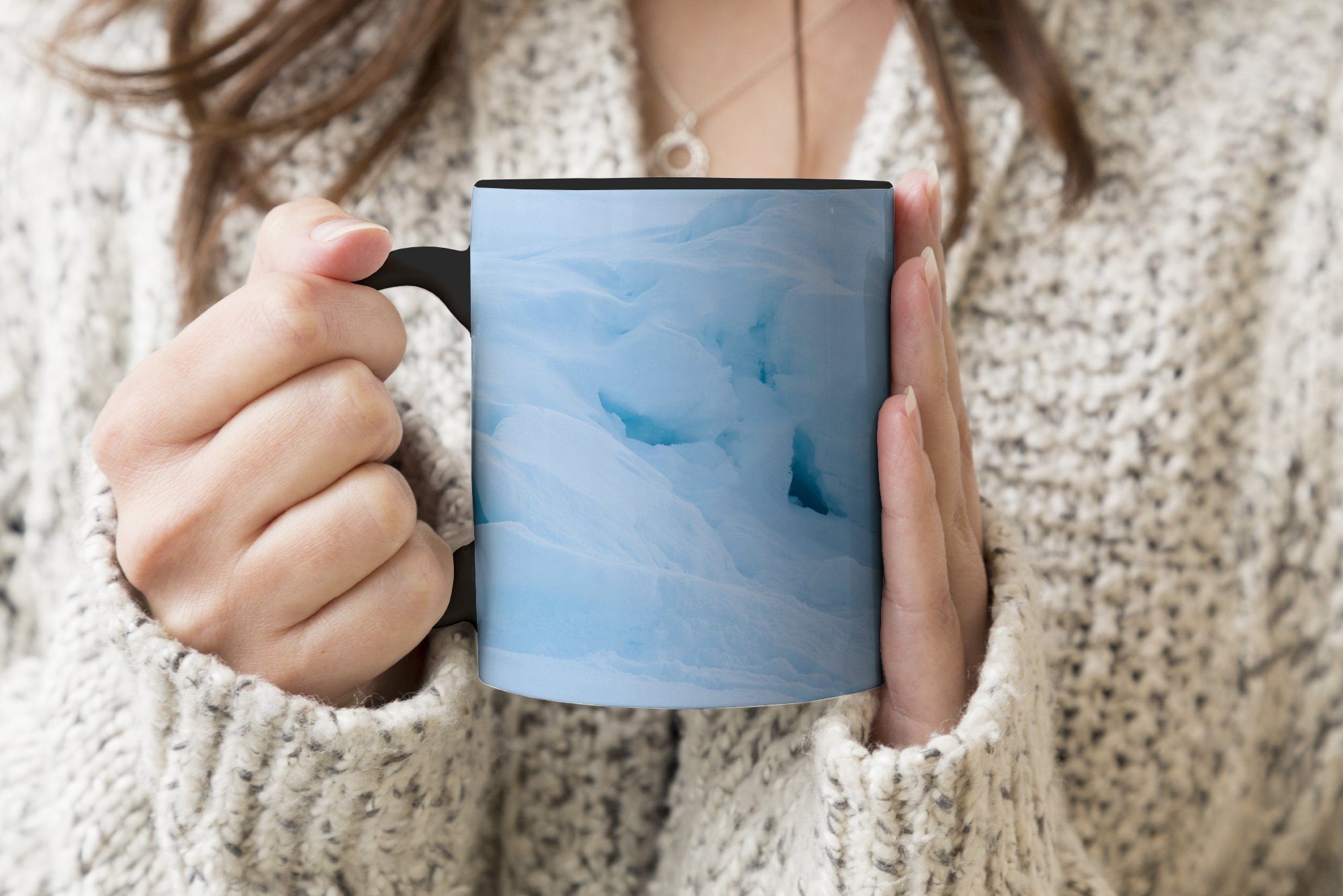 Kälte, Zaubertasse, Teetasse, - - Tasse MuchoWow Geschenk Kaffeetassen, Keramik, Eisbär Farbwechsel, Schnee