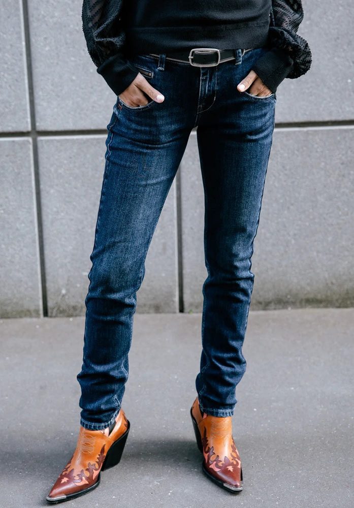 Freeman T. Porter Slim-fit-Jeans Alexa High Waist stretch Denim battle Achtung - Gürtel nicht mit im Lieferumfang! dient nur als Dekoration!
