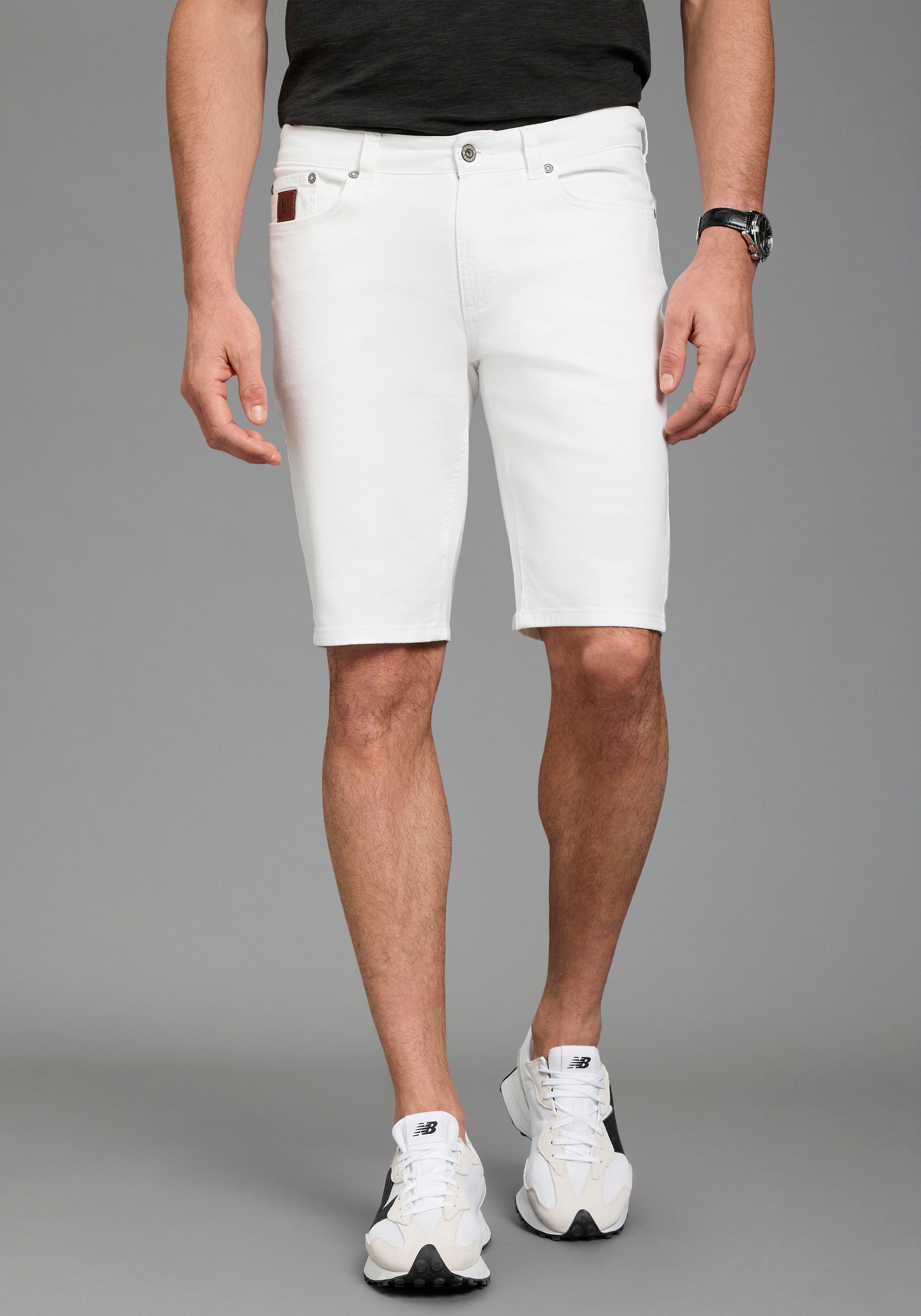 Bruno Banani Jeansshorts Hutch-Shorts gerade geschnittene kurze Beine, niedrige Leibhöhe