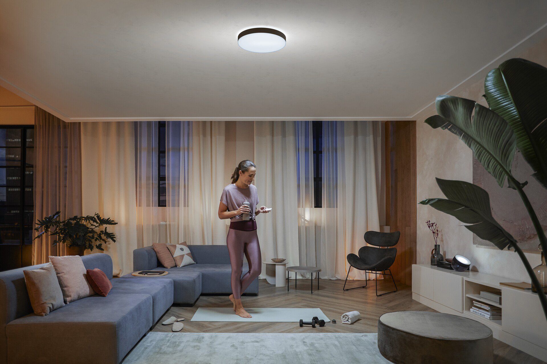 Philips Hue LED Deckenleuchte Enrave, integriert, Dimmfunktion, LED Warmweiß fest