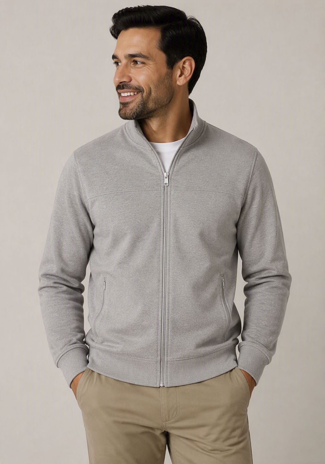 Man's World Sweatjacke mit hochschließendem Kragen, markante Querteilungsnaht. Reduzierter Preis € 24,99. Unverbindliche Preisempfehlung € 29,99, (€ 24,99 pro 1 Stk)