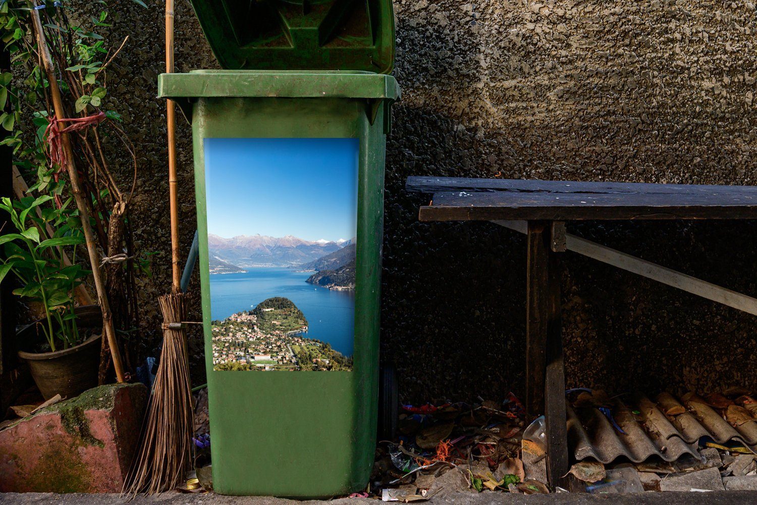 Mülltonne, - Wandsticker See - Comer MuchoWow Abfalbehälter St), (1 Mülleimer-aufkleber, Sticker, Alpen Container, Italien