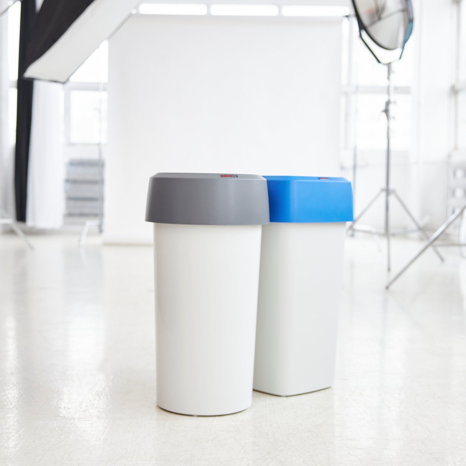 ROTHO (PP) Pro Modo Mülleimer Kunststoff Deckel BPA-frei Modo Mülleimer für 60l,