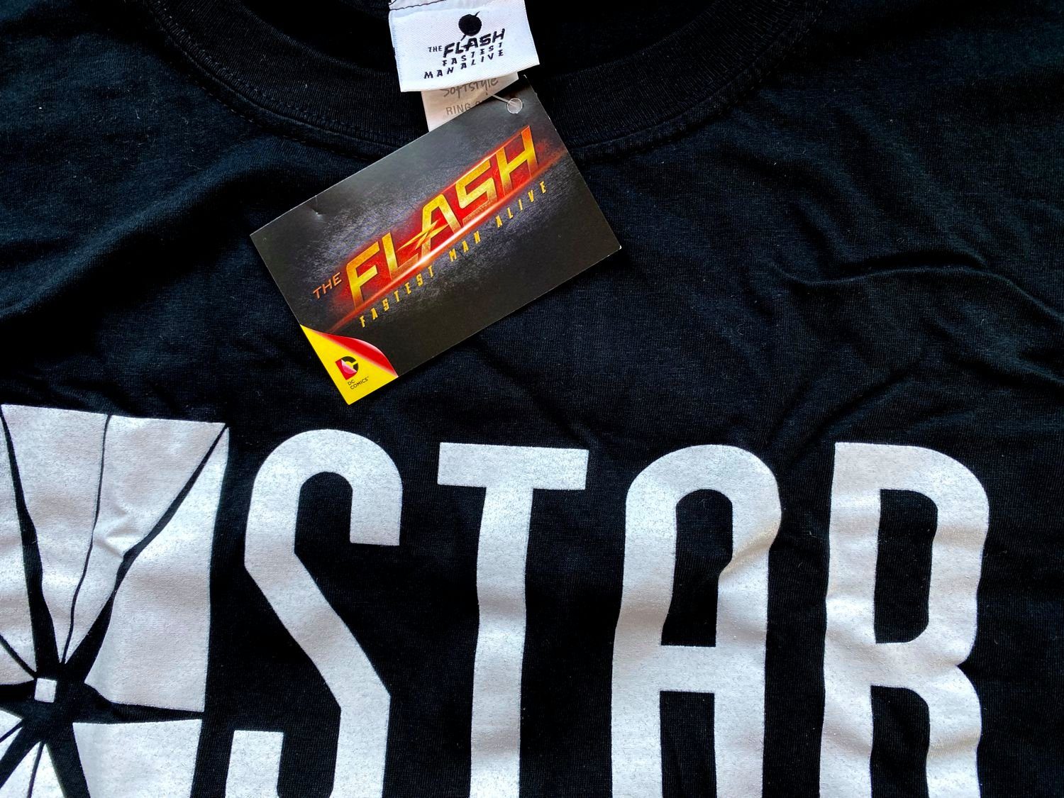 Flash Print-Shirt TV T-Shirt Gr. Jugendliche Flash L XL XXL The M Erwachsene S + LABORATORIES Schwarz STAR