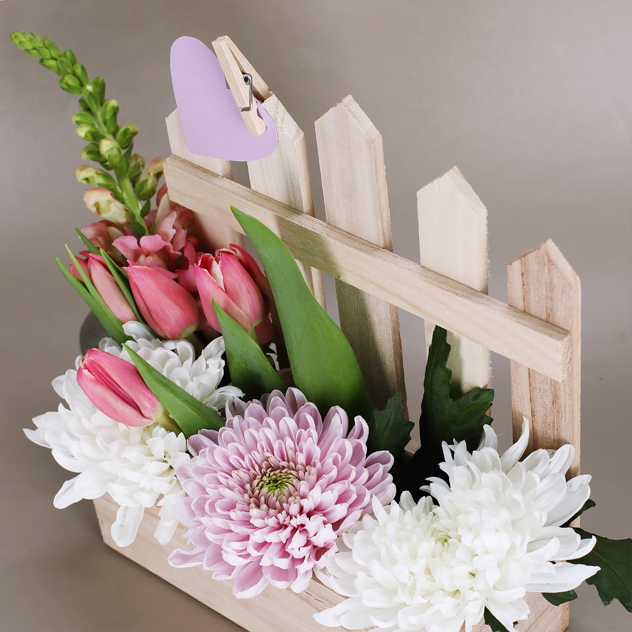 Herz & Heim Geschenkbox Pflanzkorb mit Zaun - Geschenkkorb mit Druck für Mama, Papa, Oma, Opa, aus Holz, mit Folie ausgekleidet