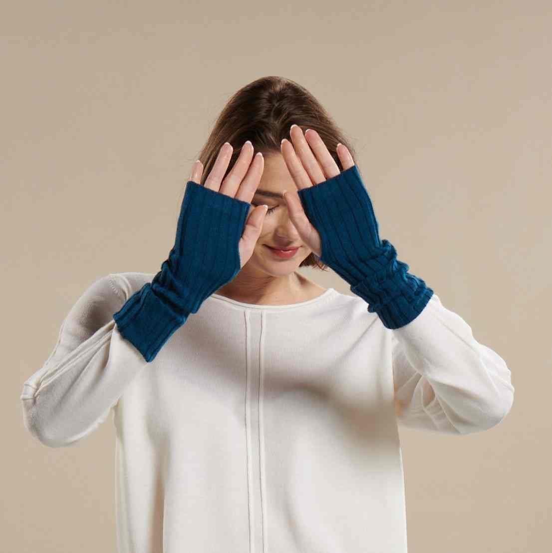 BEAZZ Armstulpen Armstulpen Damen, blaugrau 100% Daumenloch) Feinstrick, Merino (mit weich Pulswärmer, WOLLE warm und meliert