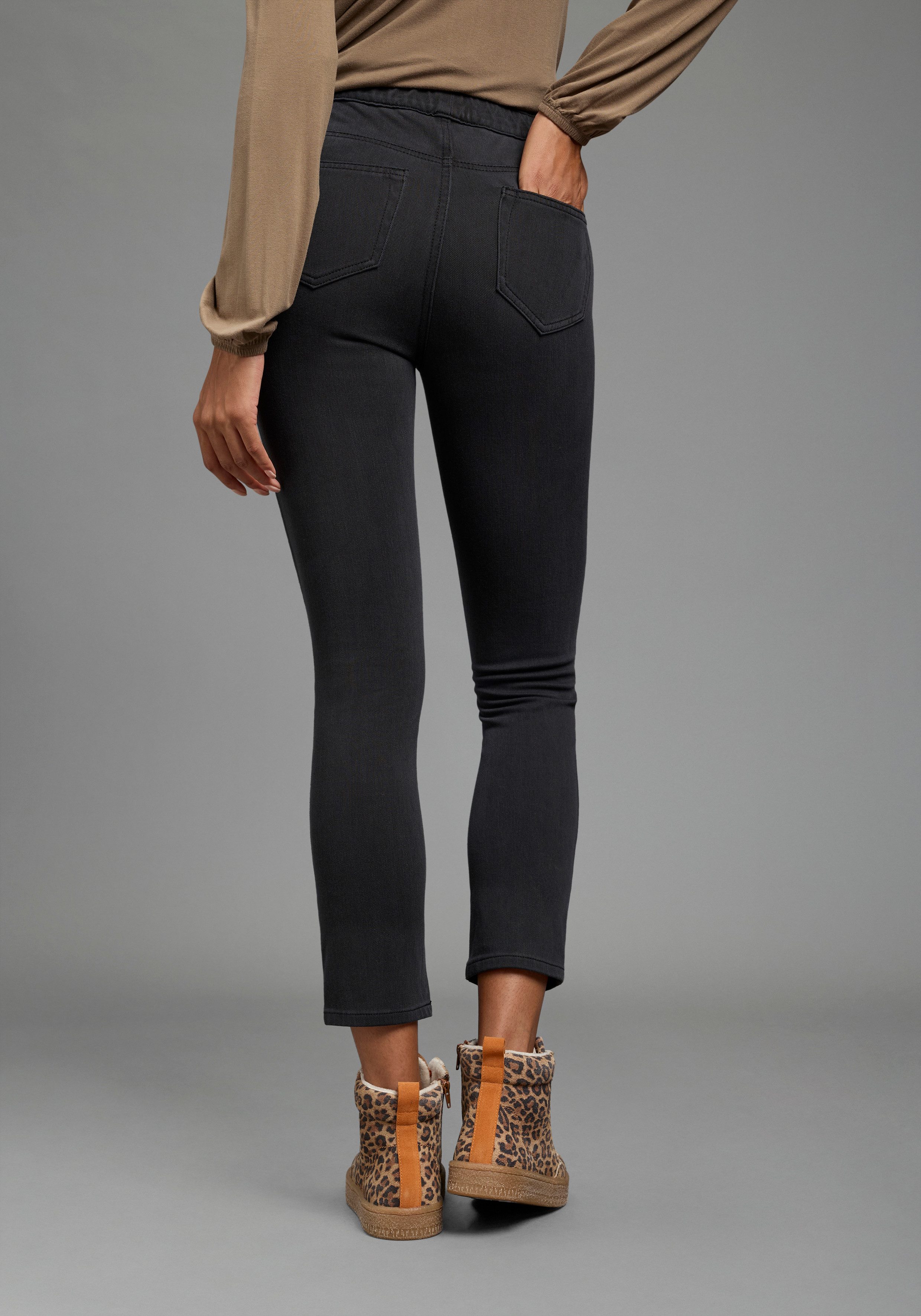 Arizona Jeansjeggings im 4 Way Stretch, Quer- und Längselastisch, 7/8 extra-enger Skinny-Fit, normale Leibhöhe, 7/8-Länge