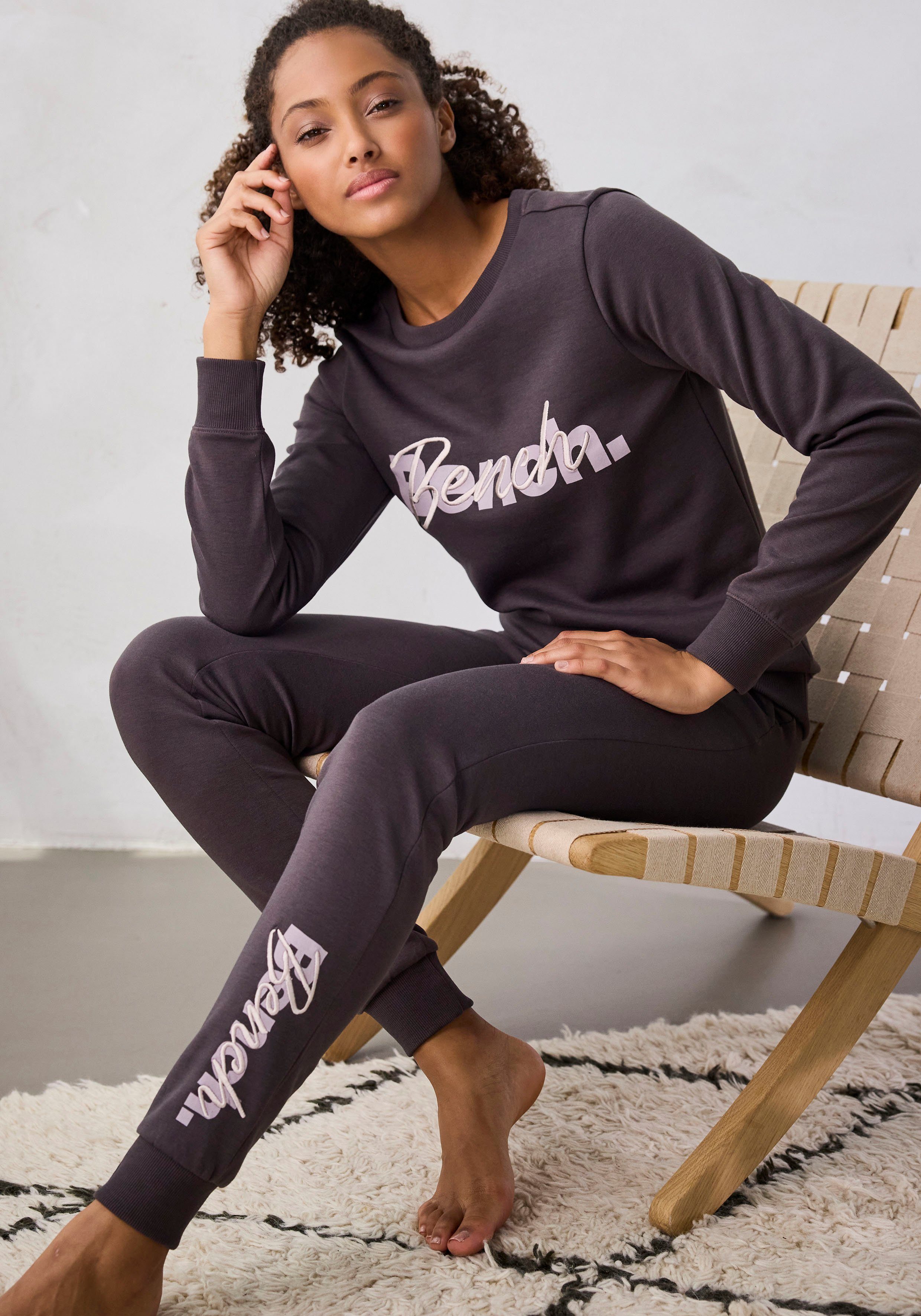 Bench. Loungewear Sweatshirt mit Logodruck und Stickerei, Loungewear