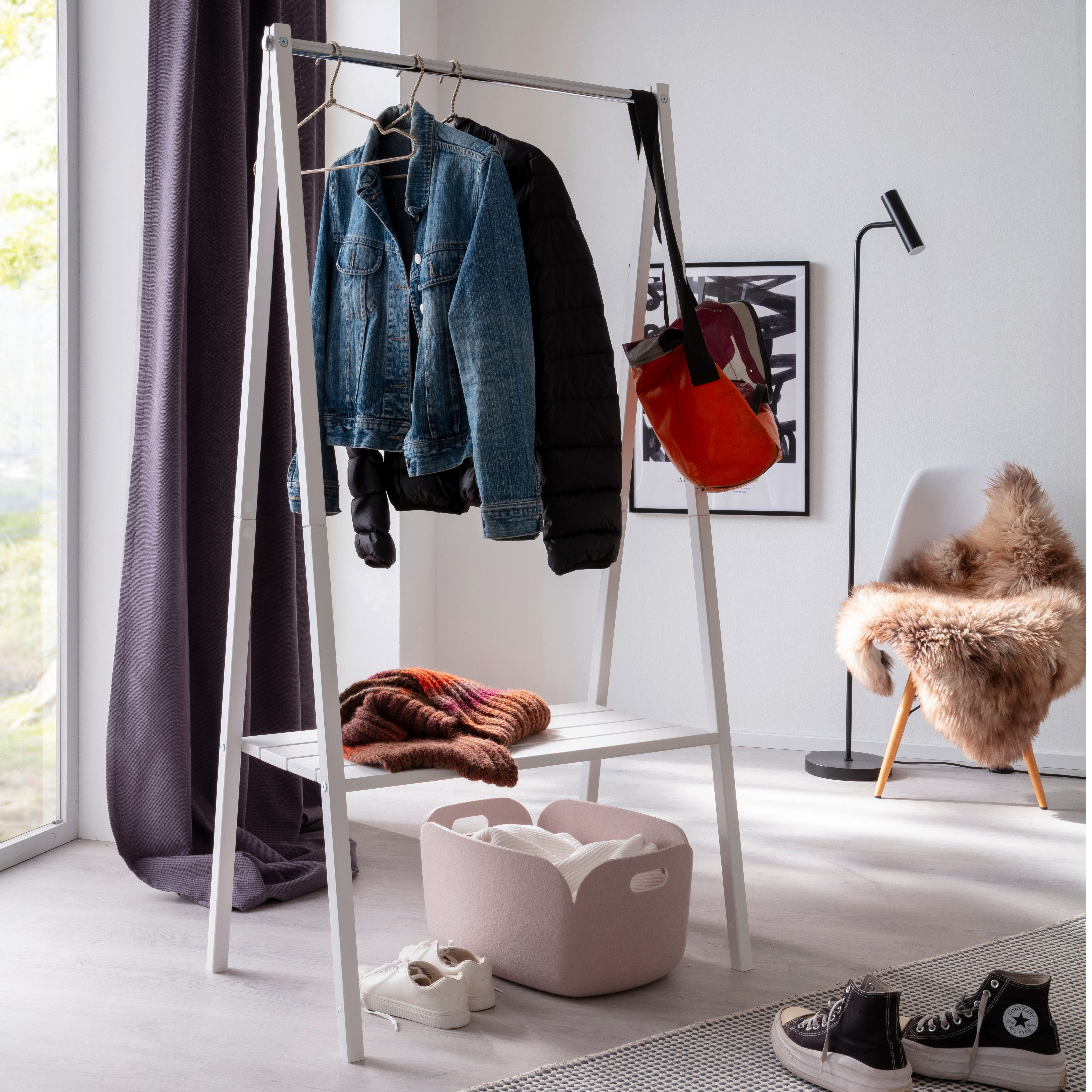 Betten-ABC Garderobenständer Standgarderobe Bubema Skadi aus massivem Fichtenholz weiß lackiert