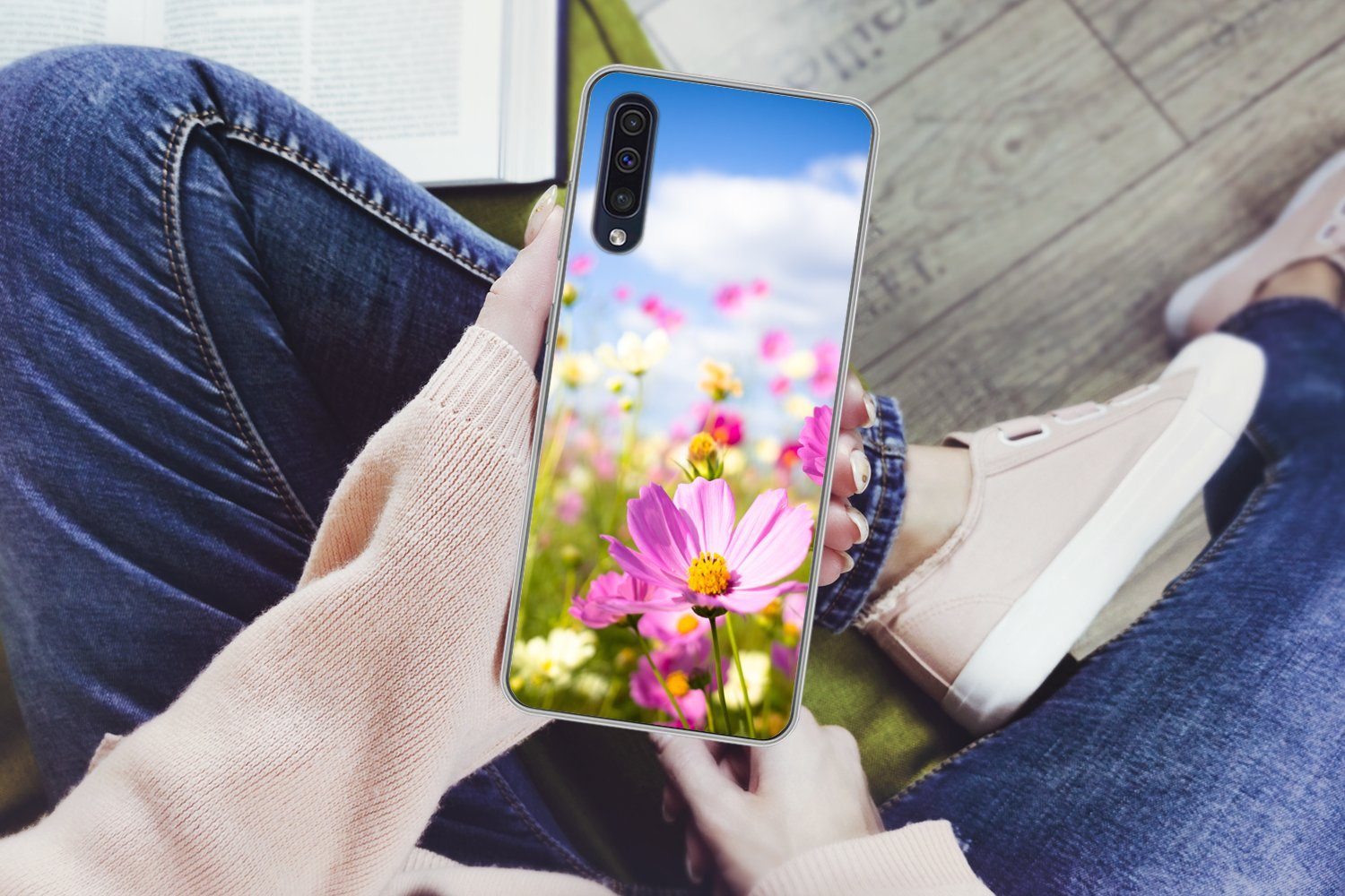 MuchoWow Handyhülle für Samsung Galaxy A50 Blumen - Wiese - Lila - Gras - Weiß - Wolken -, Smartphone-Bumper, Print, Handy Schutzhülle Dünn