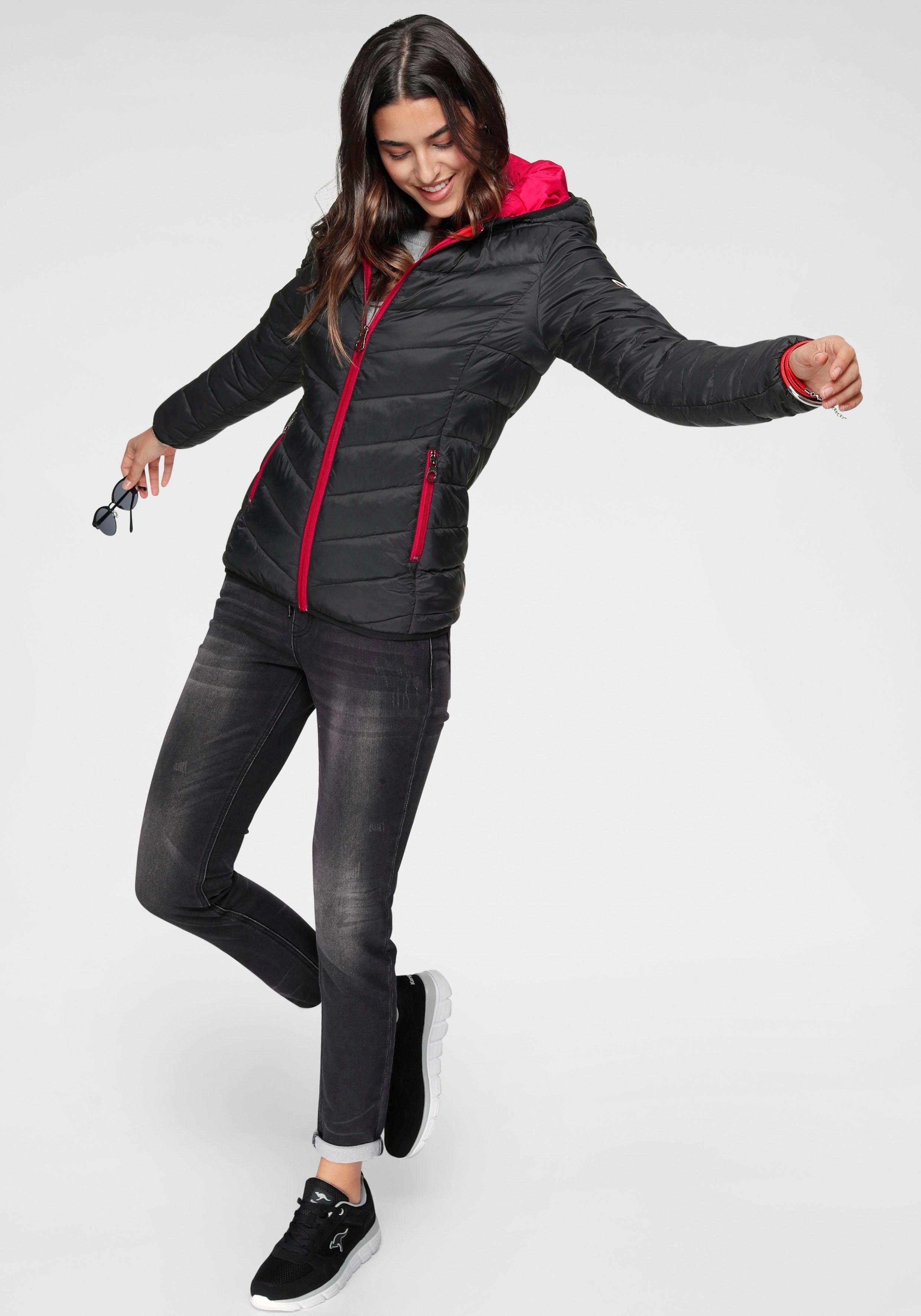 KangaROOS Steppjacke (1-St) mit Kapuze, figurbetonte Passform, hüftbedeckende Länge