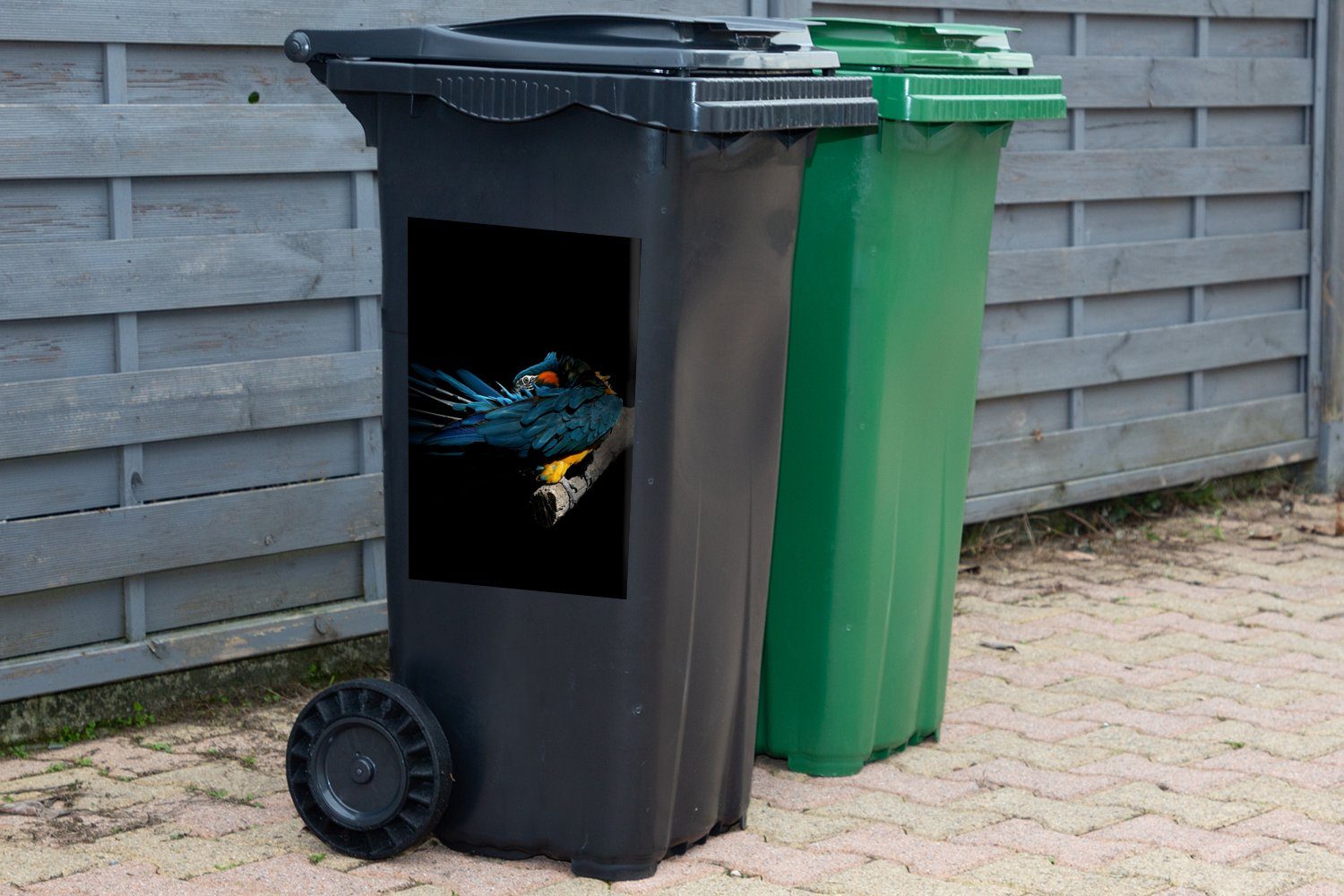 MuchoWow Wandsticker Vogel - Schwarz Zweig St), - Mülleimer-aufkleber, - Container, Abfalbehälter Mülltonne, Federn Sticker, (1