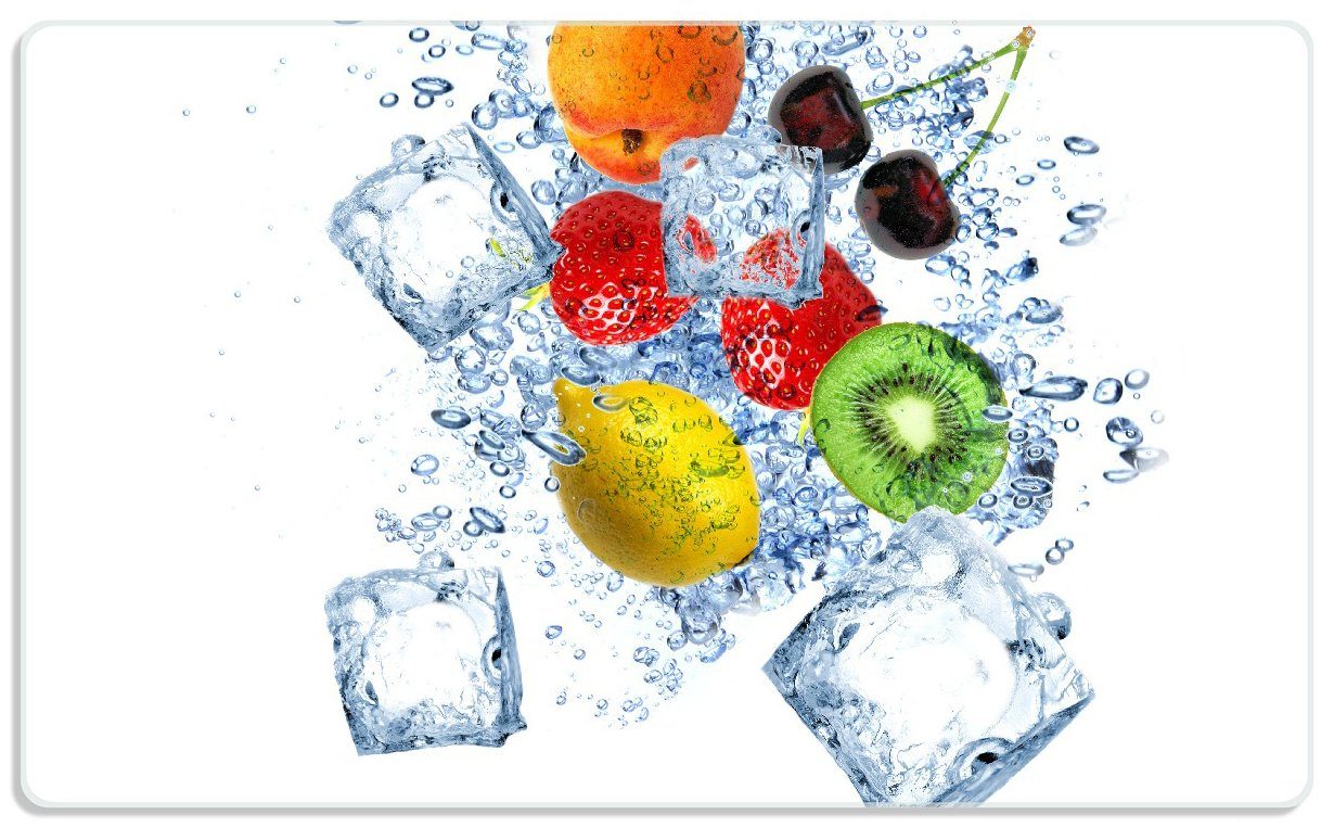 Wallario Frühstücksbrett Obst-Eiswürfel-Mix im Wasser mit weißem Hintergrund, ESG-Sicherheitsglas, (inkl. rutschfester Gummifüße 4mm, 1-St), 14x23cm