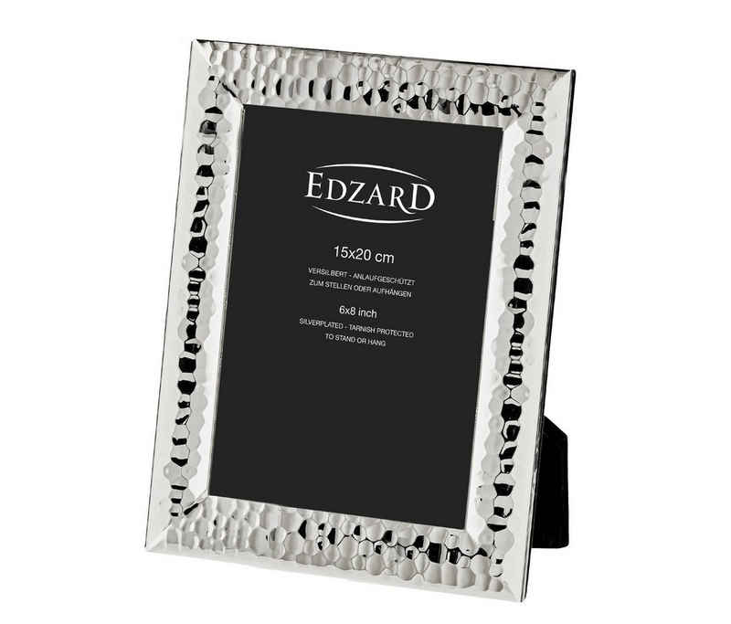 EDZARD Bilderrahmen »Gubbio«, versilbert und anlaufgeschützt, für 15x20 cm Foto - Fotorahmen, Rahmen für Foto zum Hinstellen und Aufhängen