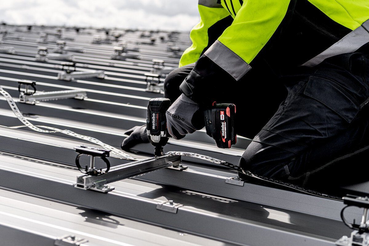 metabo Akku-Schlagschrauber SSW 18 LT 300 BL, 3050 U/min, 300 Nm, Ohne Akku im Karton