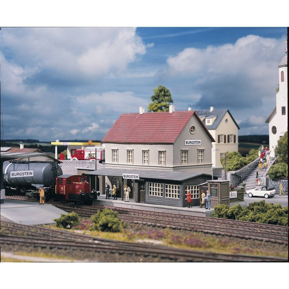 PIKO Modelleisenbahn-Set H0 Bahnhof Burgstein 61820