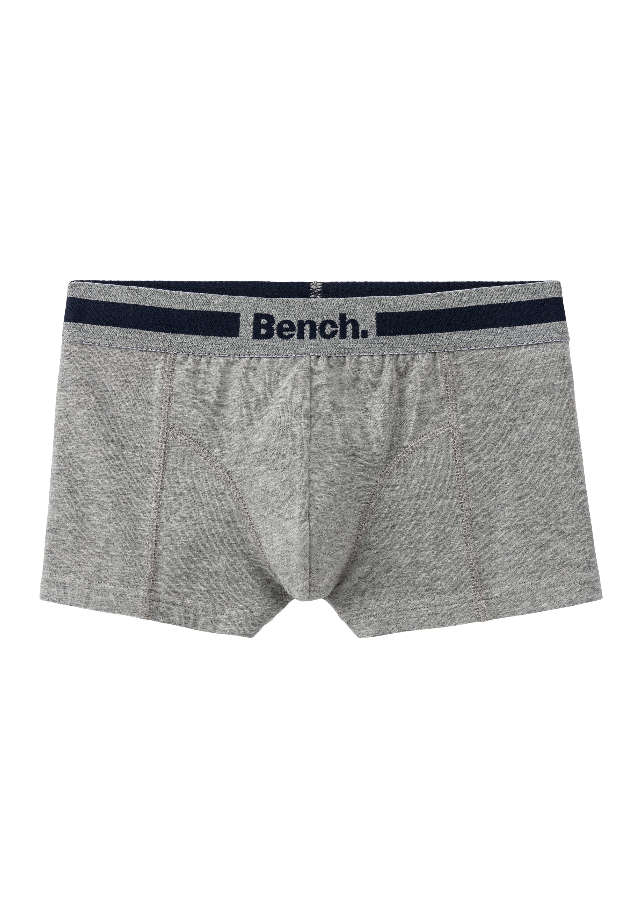 Bench. Boxer (Packung, 4-St) mit grau-meliert, Overlock-Nähten navy, rot, vorn weiß