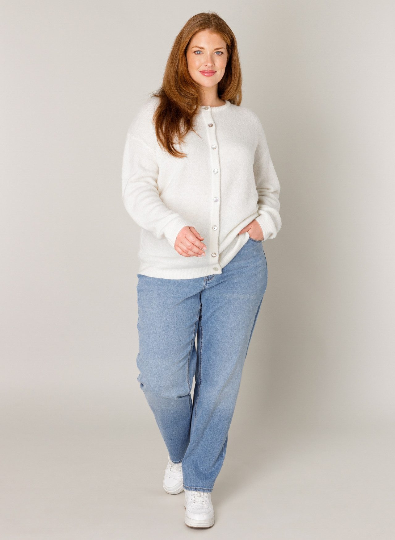 Base Level Curvy Cardigan Yulia mit Woll-Anteil und Knopfleiste