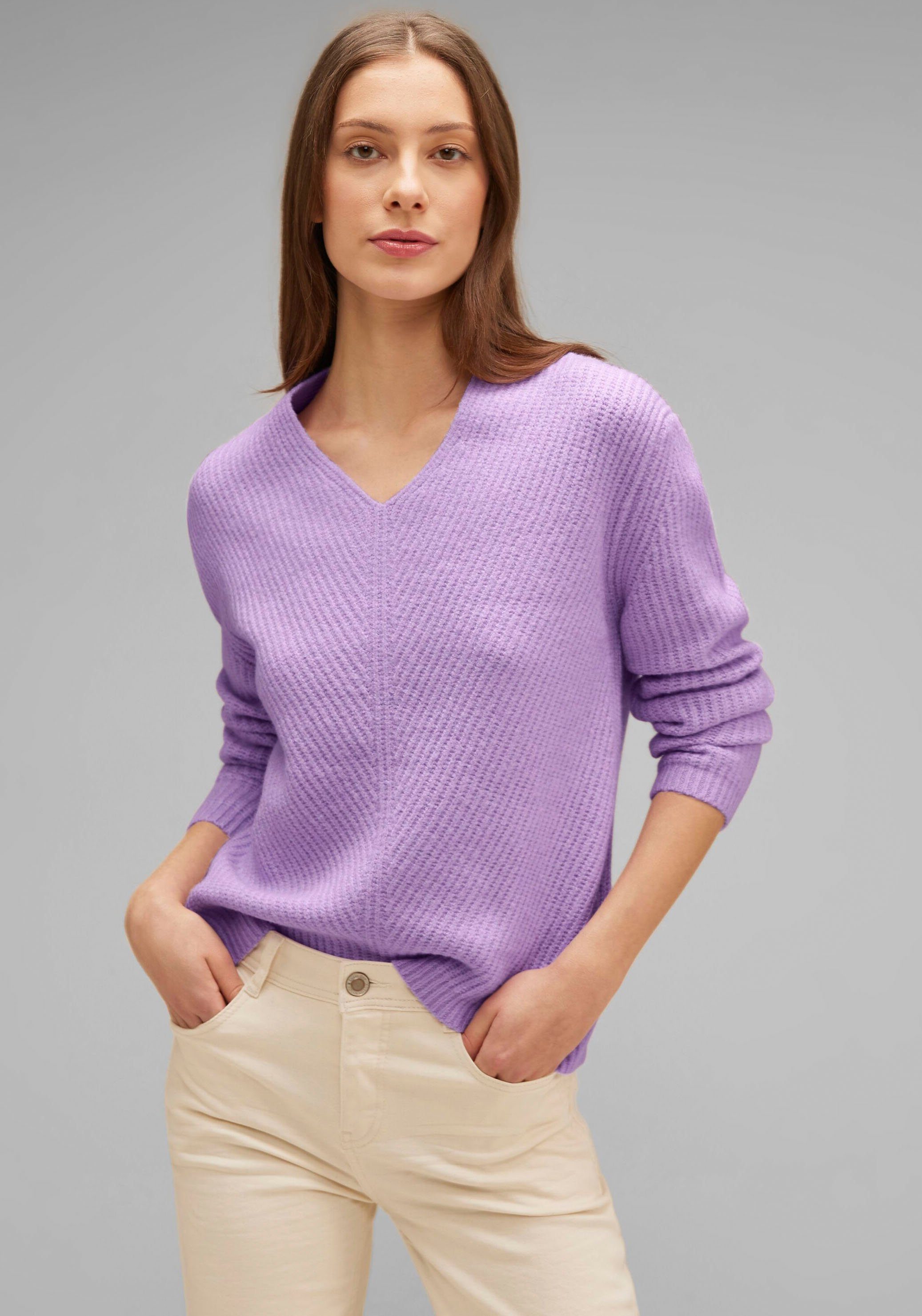 lilac Rippenstruktur V-Ausschnitt-Pullover STREET mit soft ONE pure