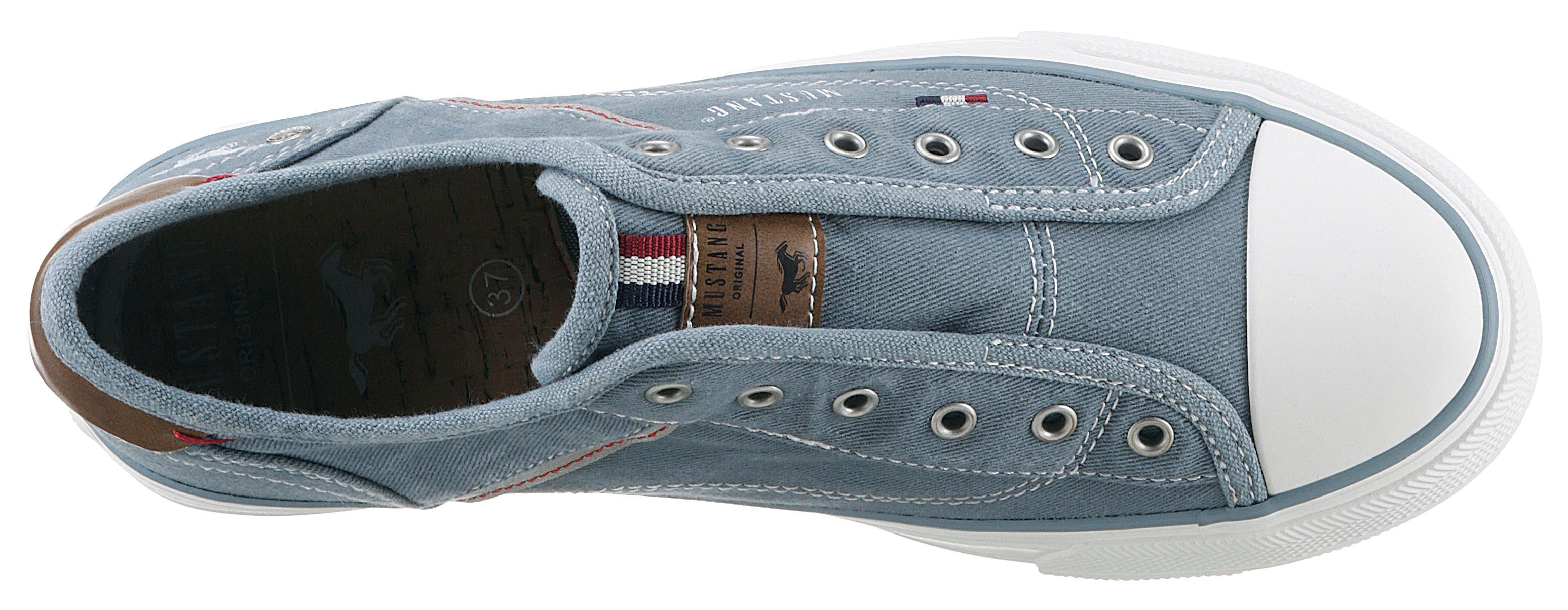 Mustang Shoes Slip-On Sneaker mit praktischem Gummizug jeansblau