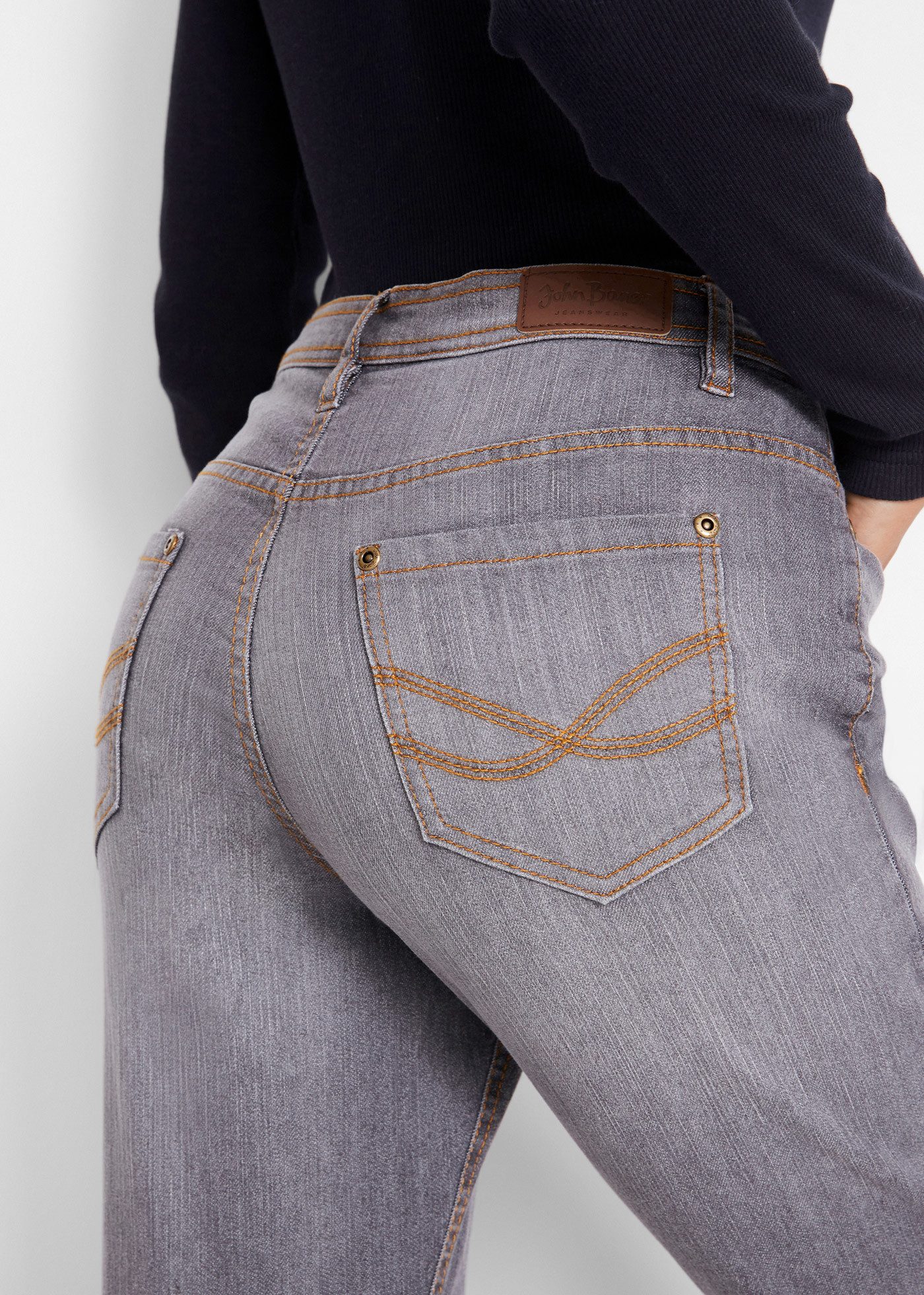 bonprix Mom-Jeans Regular Fit, mit Eingrifftaschen, Gesäßtaschen und Coinpocket